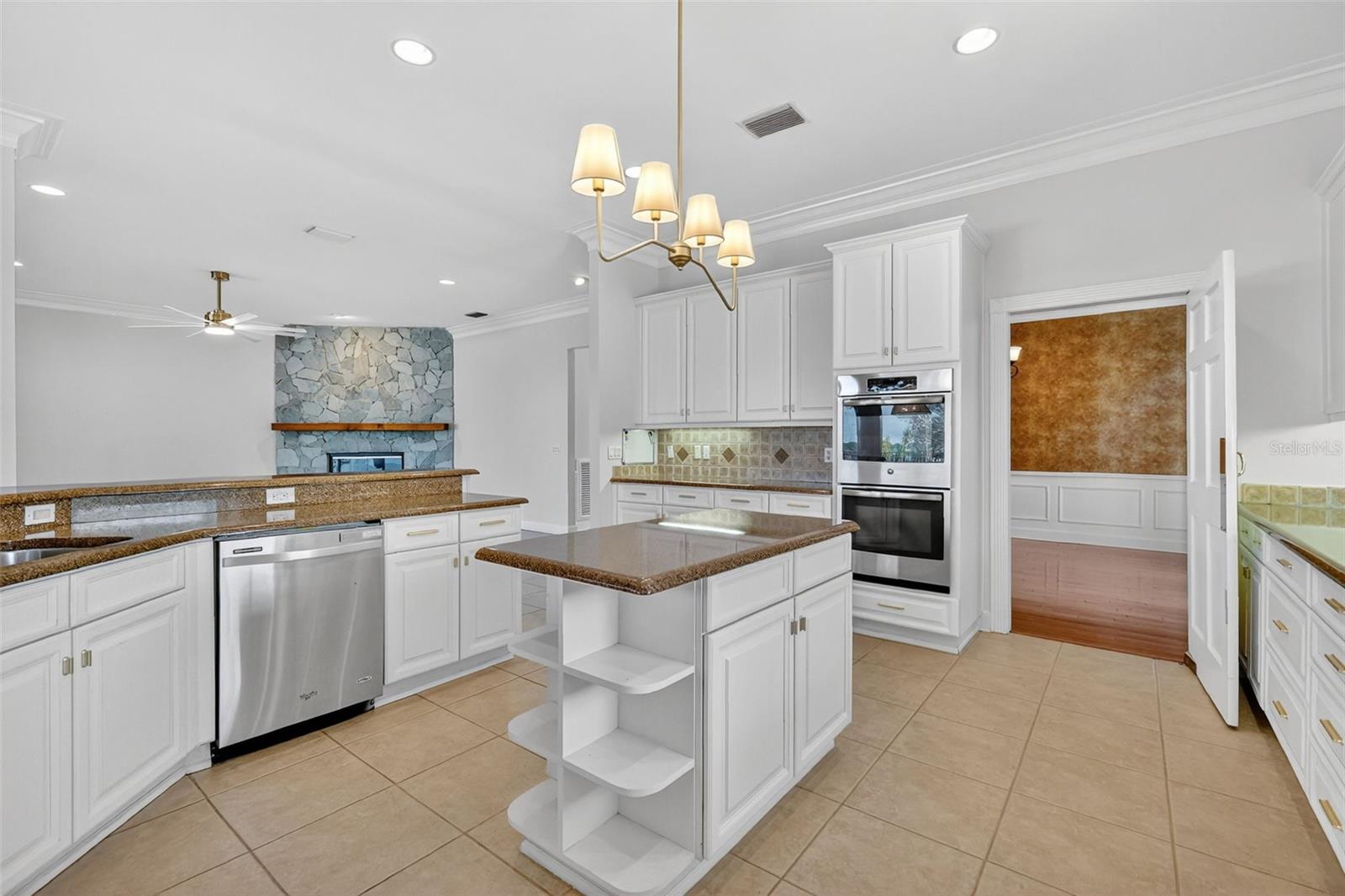 1741 EDGEWATER DR, MOUNT DORA, FL, 32757