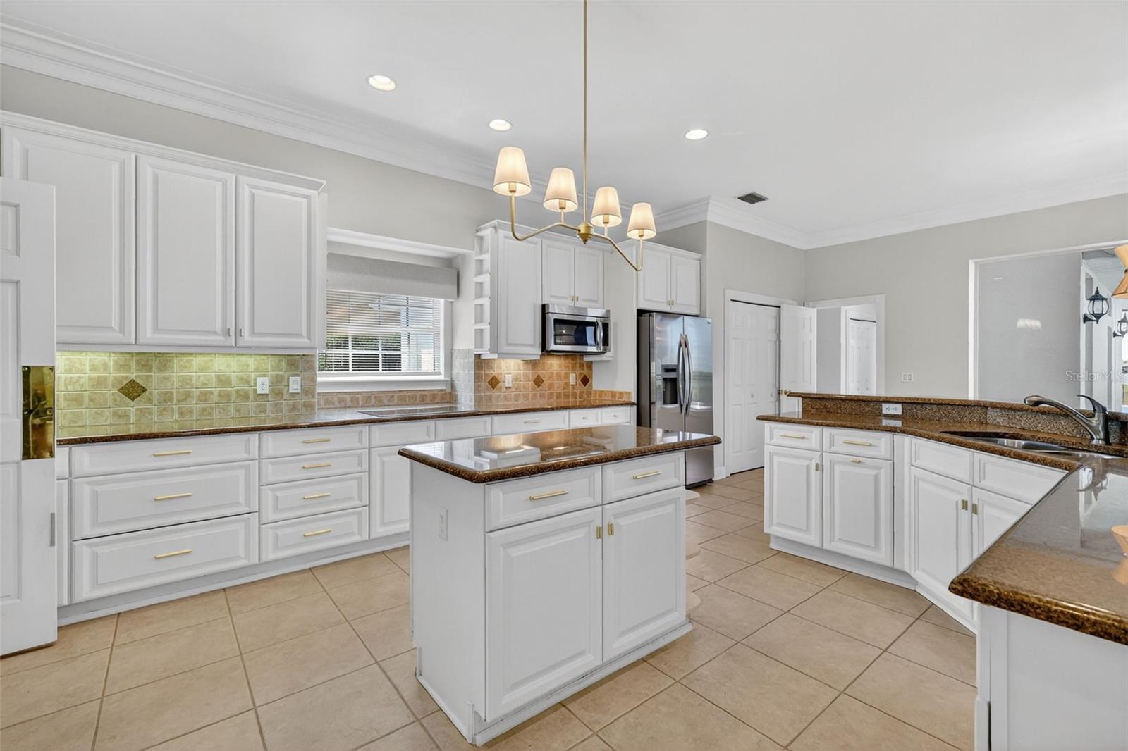 1741 EDGEWATER DR, MOUNT DORA, FL, 32757