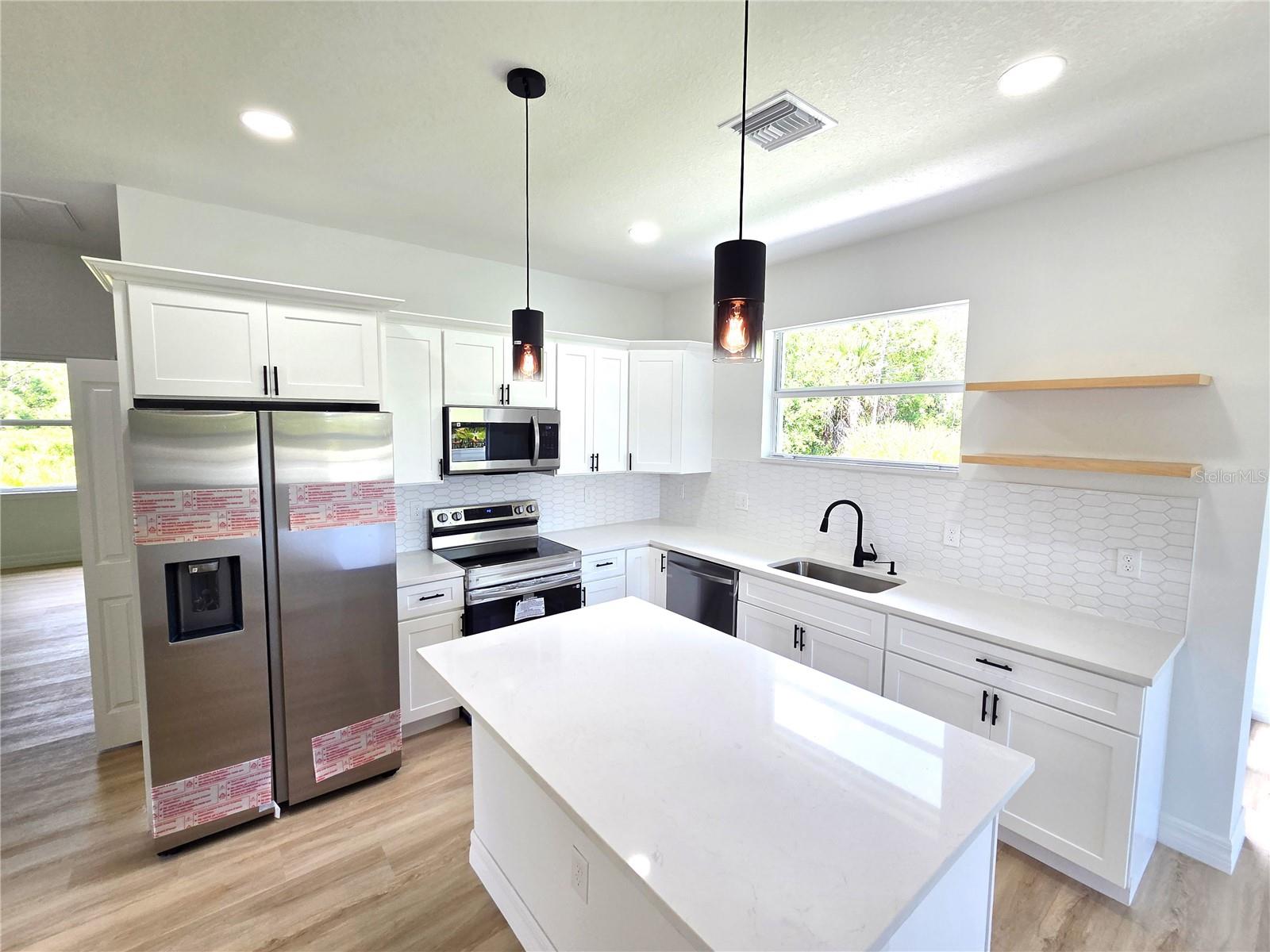 142 FITZSIMONS ST, PORT CHARLOTTE, FL, 33954