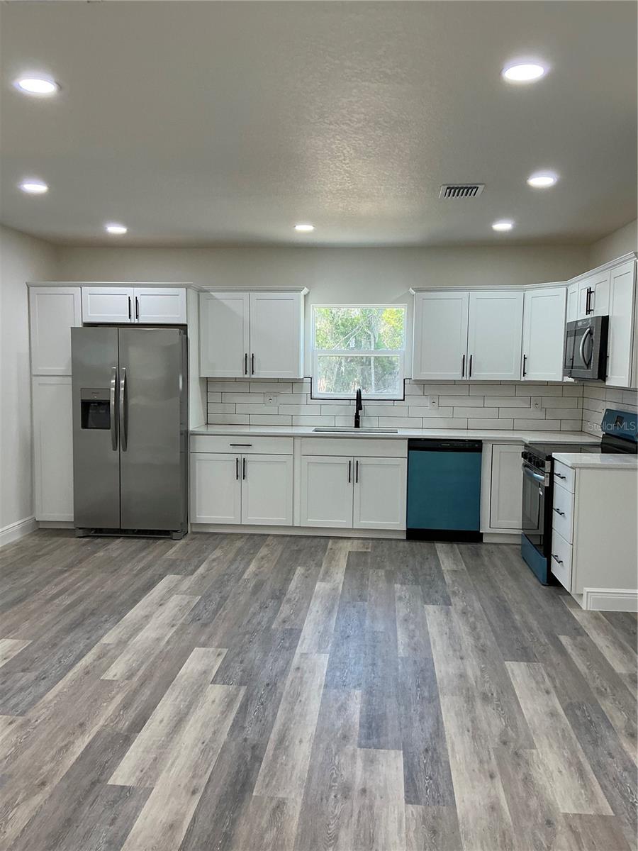 7152 PALM AVE, LEESBURG, FL, 34788