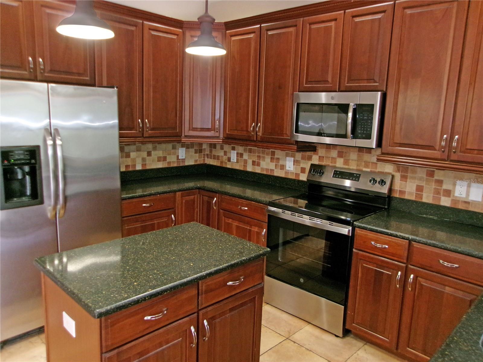 11314 OYSTER BAY CIR, NEW PORT RICHEY, FL, 34654