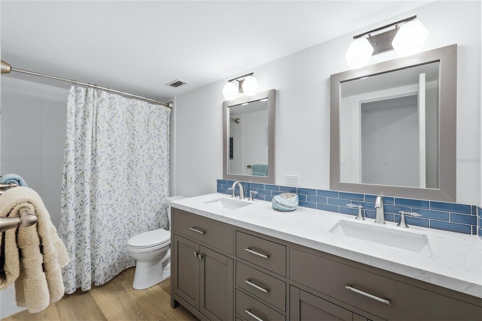 2100 BENJAMIN FRANKLIN DR #205, SARASOTA, FL, 34236