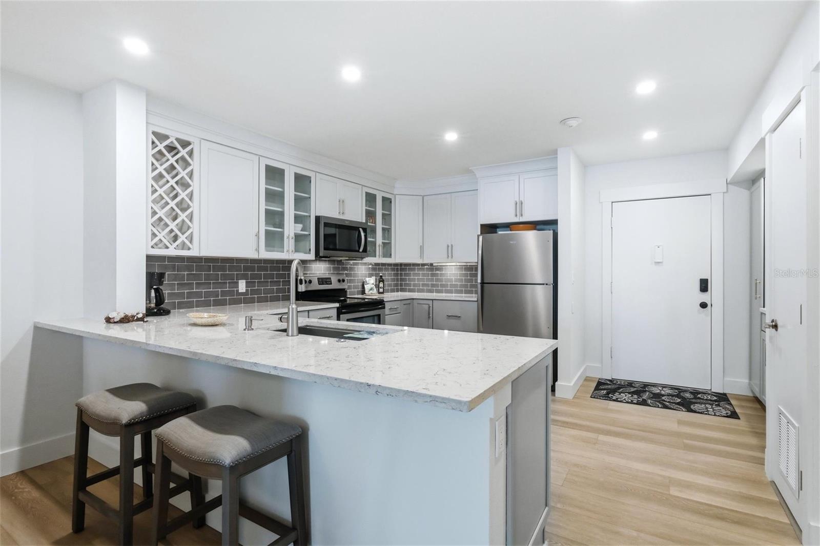 2100 BENJAMIN FRANKLIN DR #205, SARASOTA, FL, 34236