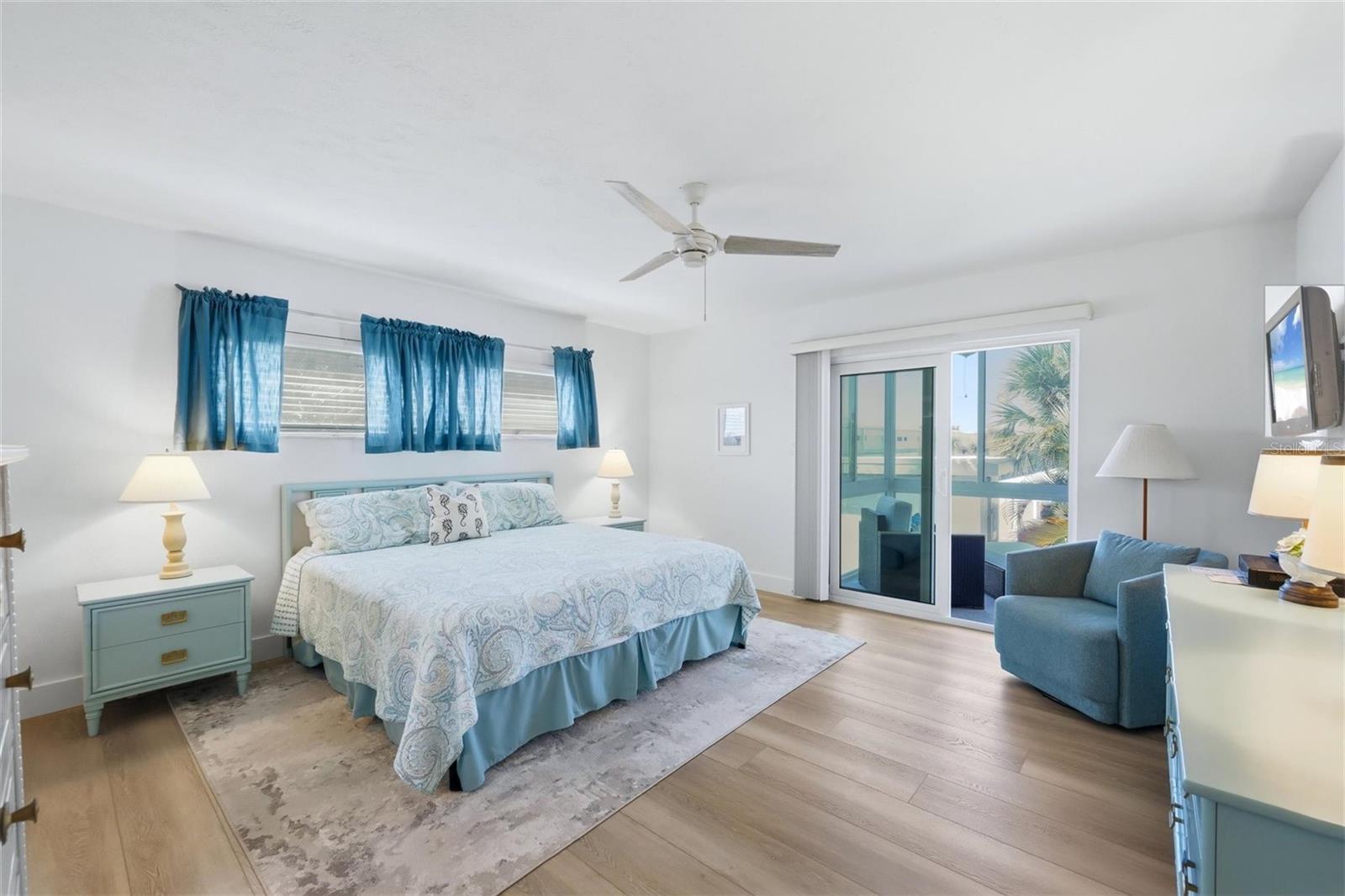 2100 BENJAMIN FRANKLIN DR #205, SARASOTA, FL, 34236