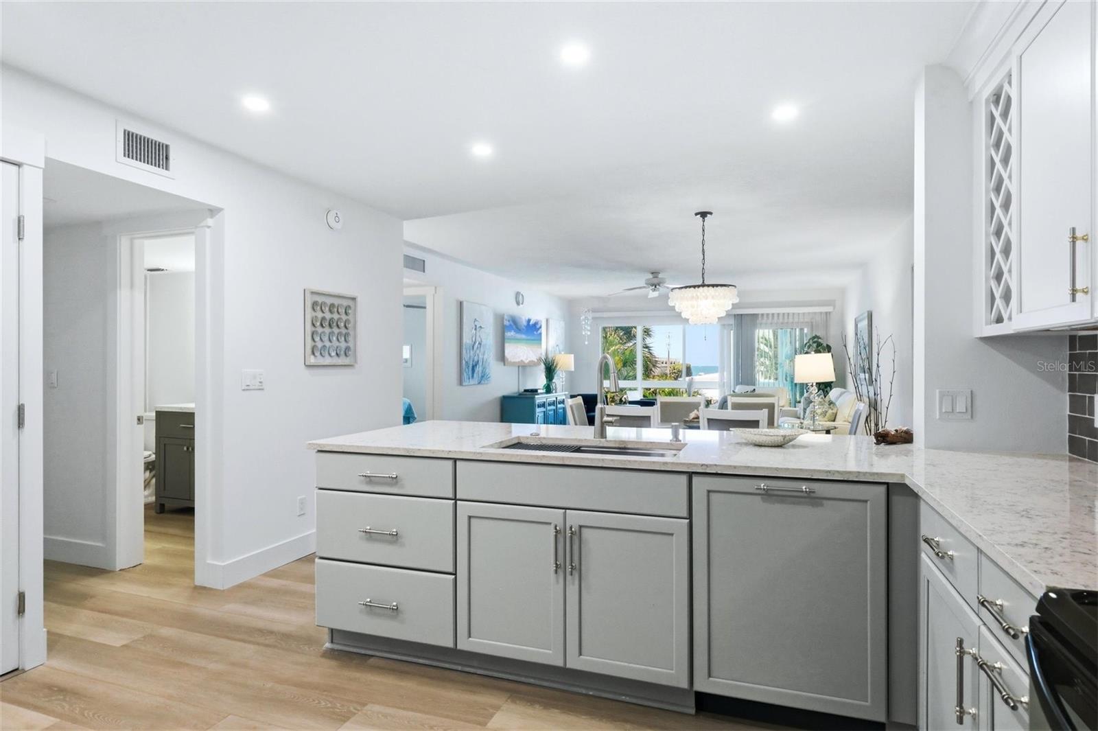 2100 BENJAMIN FRANKLIN DR #205, SARASOTA, FL, 34236