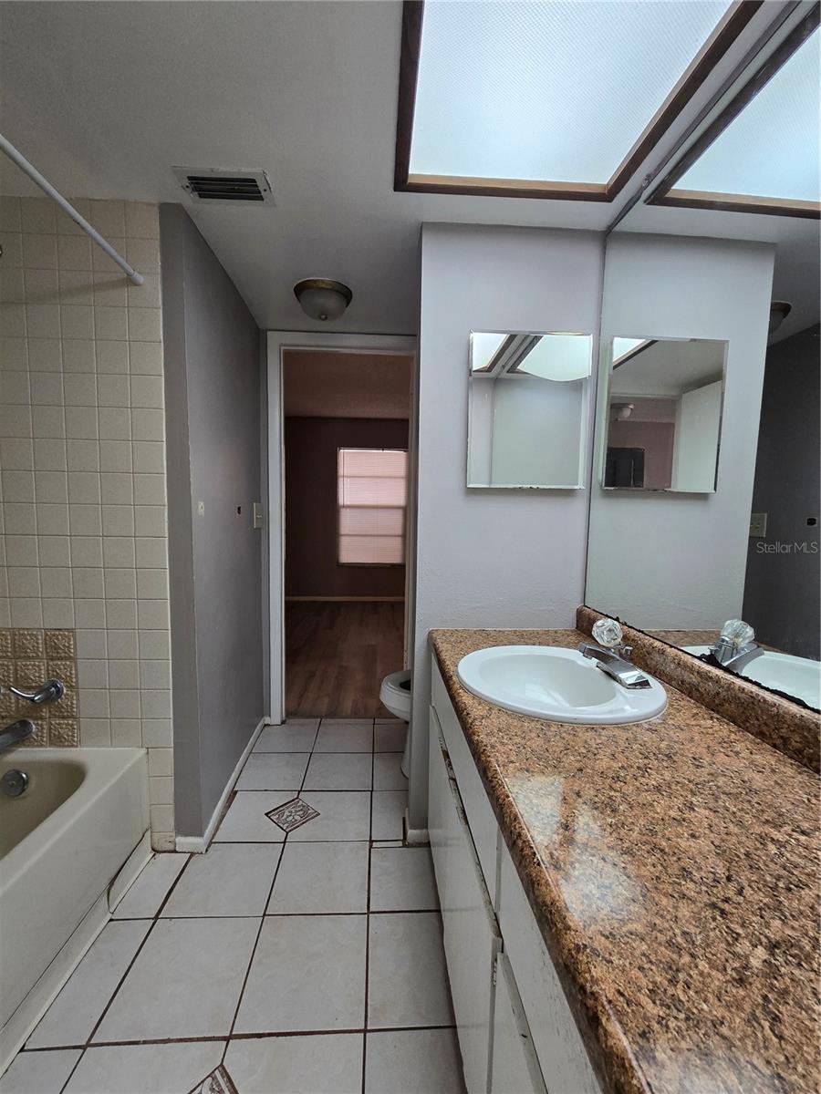 7838 NIAGARA AVE #305, TAMPA, FL, 33617