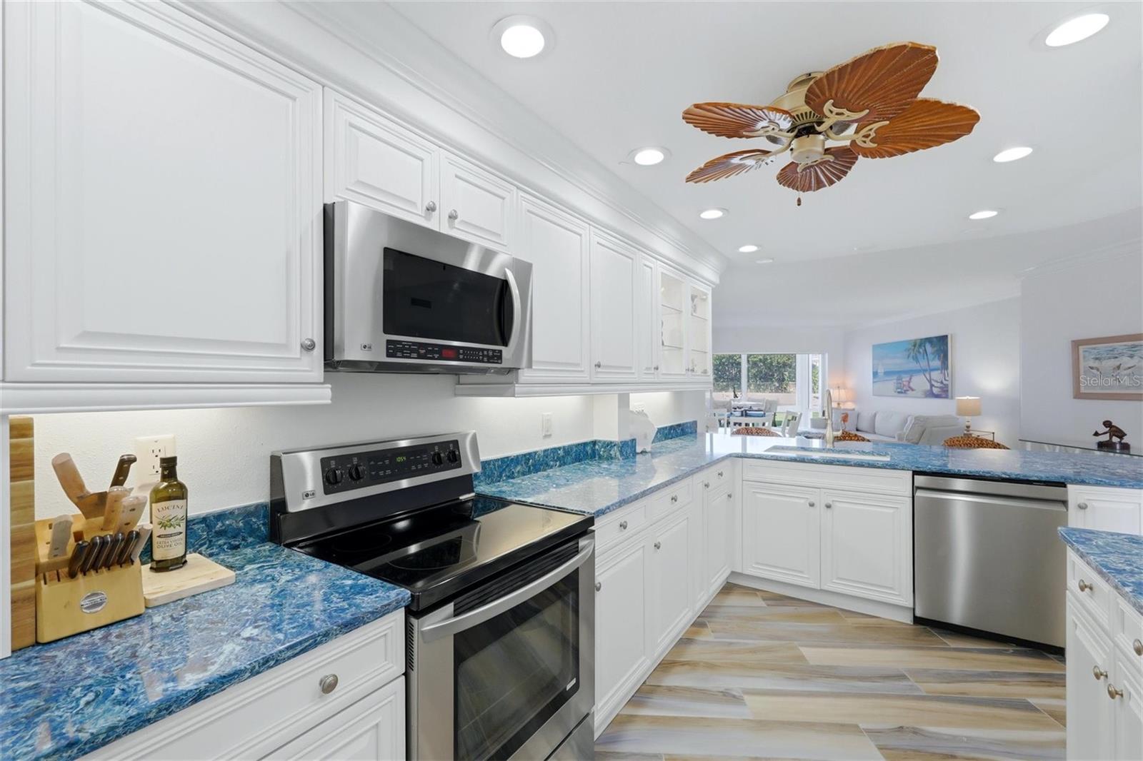 2110 BENJAMIN FRANKLIN DR #104, SARASOTA, FL, 34236