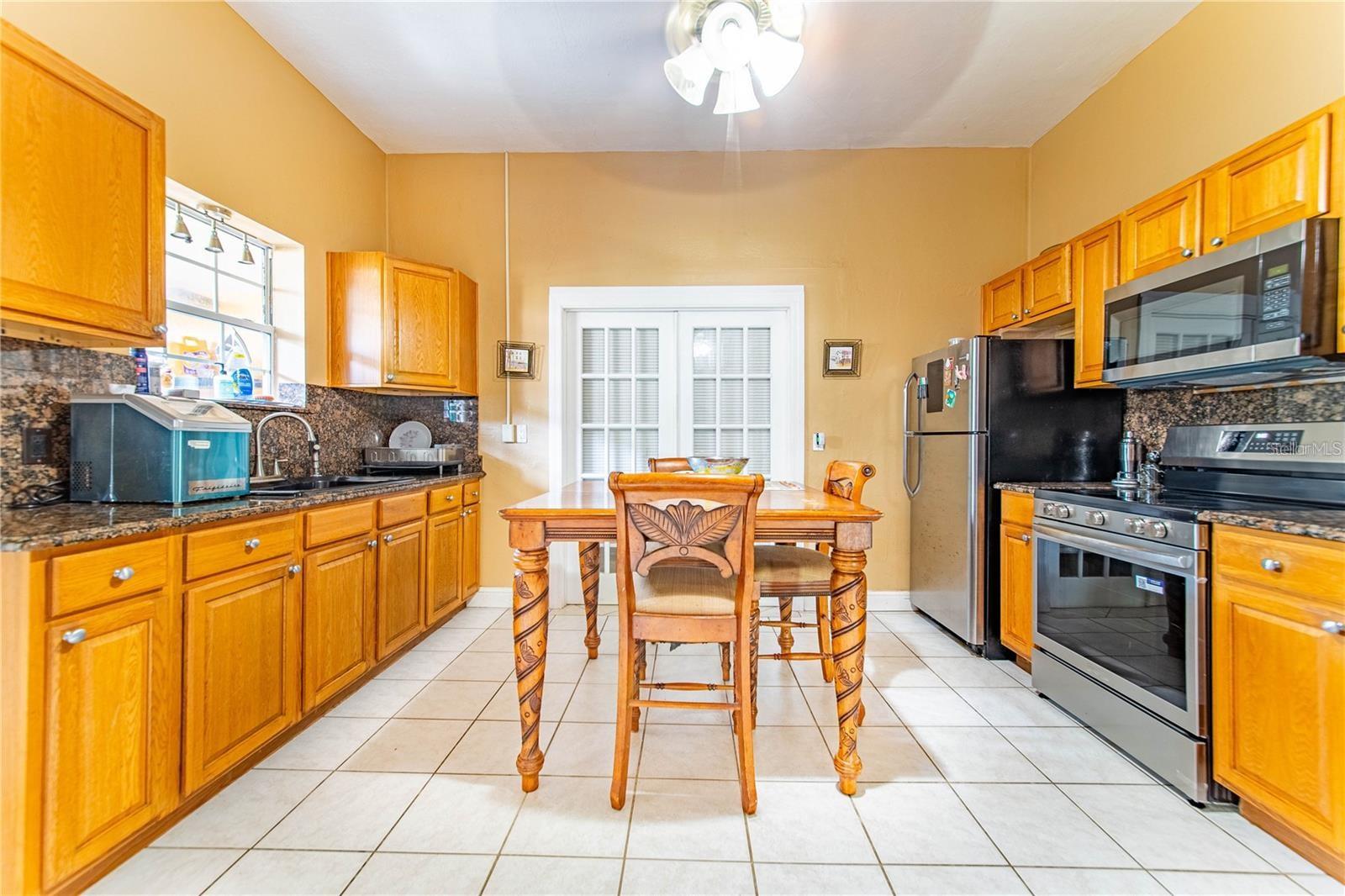 3321 W WOODLAWN AVE, TAMPA, FL, 33607