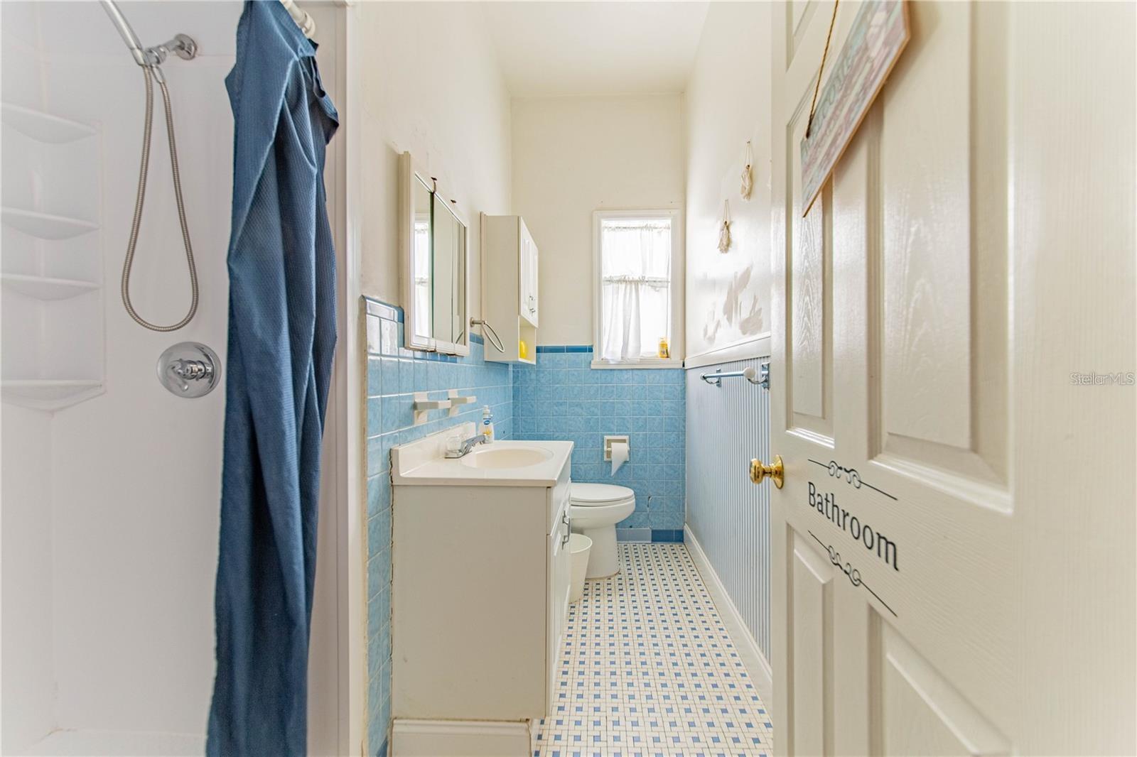 3321 W WOODLAWN AVE, TAMPA, FL, 33607