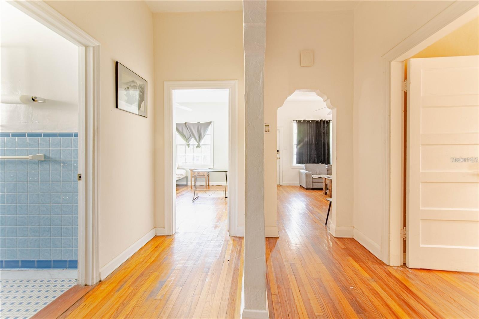 3321 W WOODLAWN AVE, TAMPA, FL, 33607