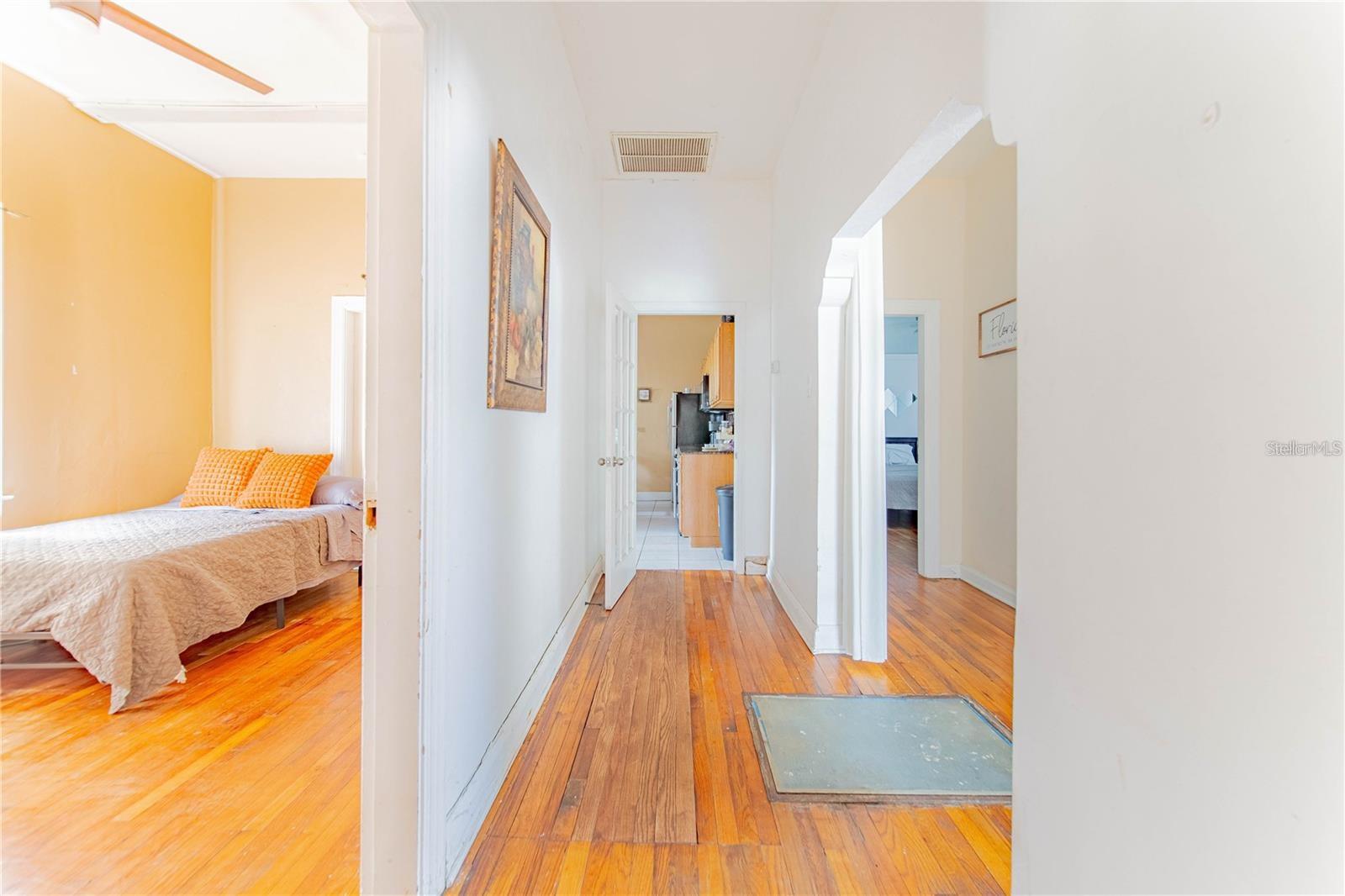 3321 W WOODLAWN AVE, TAMPA, FL, 33607