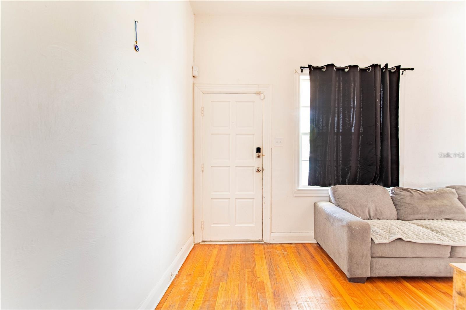 3321 W WOODLAWN AVE, TAMPA, FL, 33607