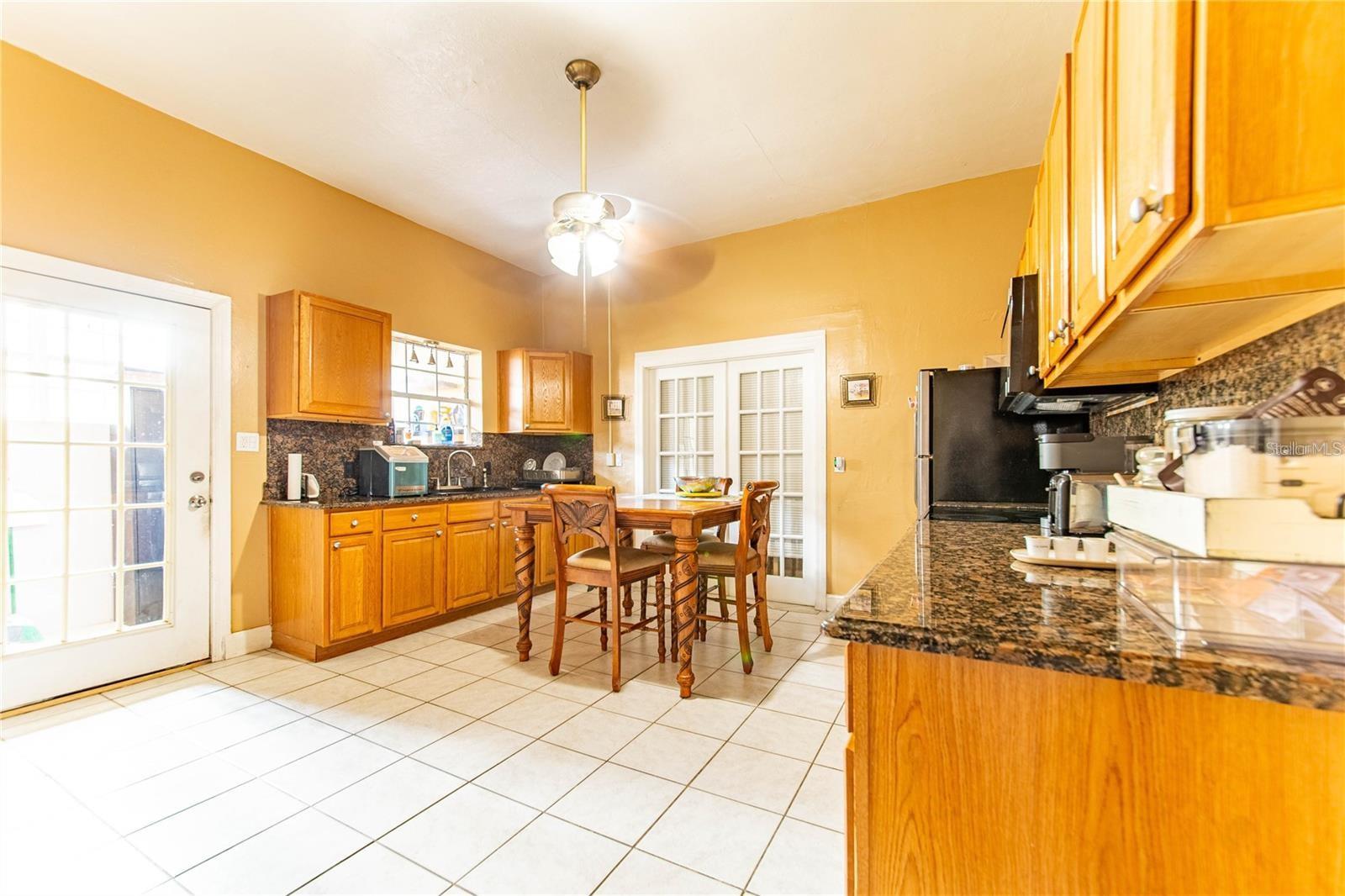 3321 W WOODLAWN AVE, TAMPA, FL, 33607