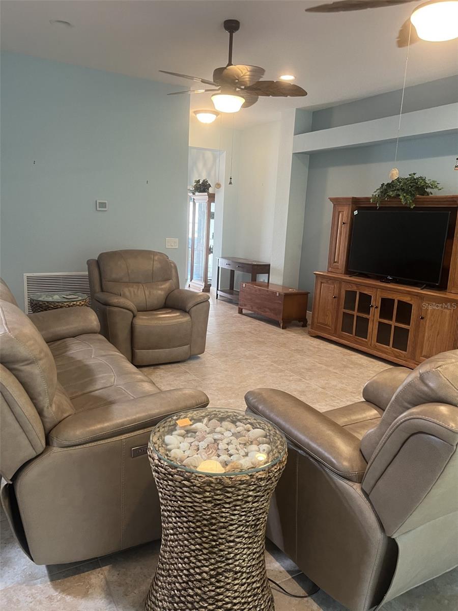 4986 BELTED KINGFISHER DR, OXFORD, FL, 34484