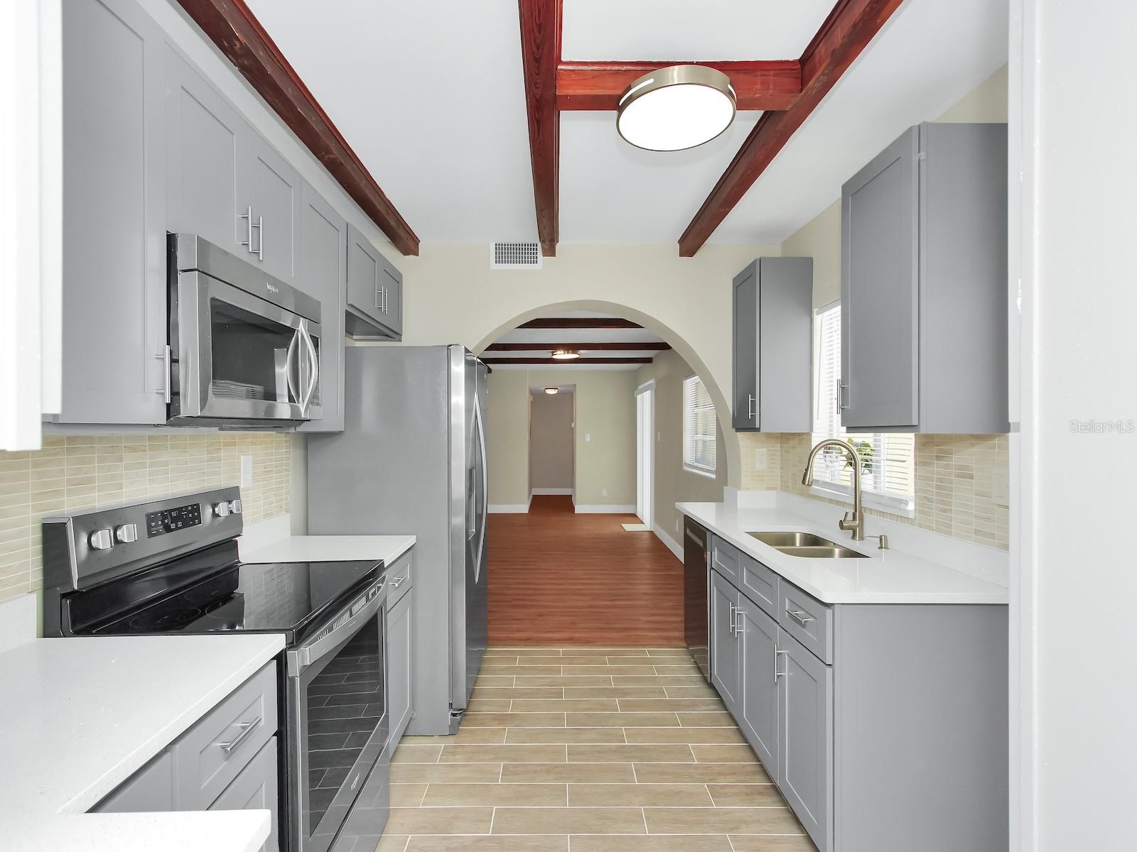 600 S MONTGOMERY AVE, DELAND, FL, 32720