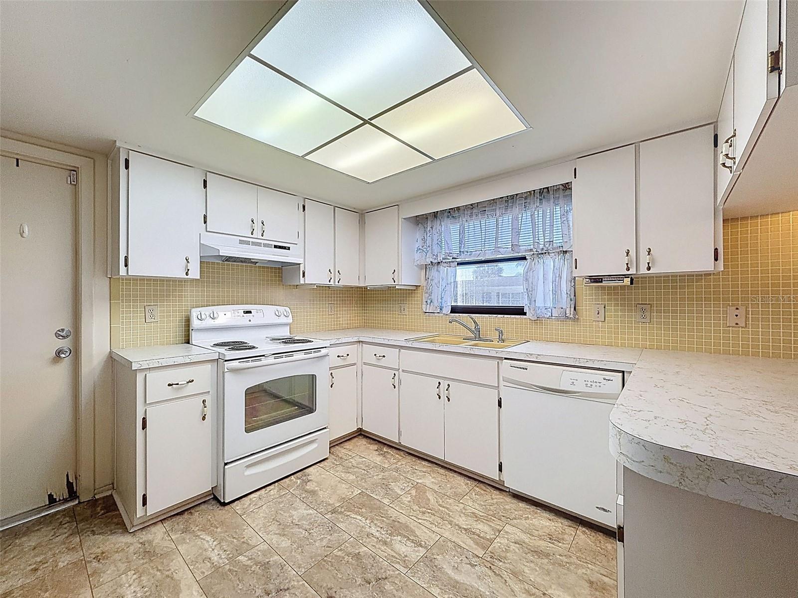 9811 WOODSTOCK LN, PORT RICHEY, FL, 34668