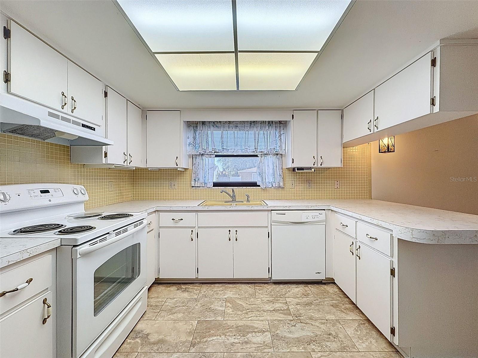 9811 WOODSTOCK LN, PORT RICHEY, FL, 34668