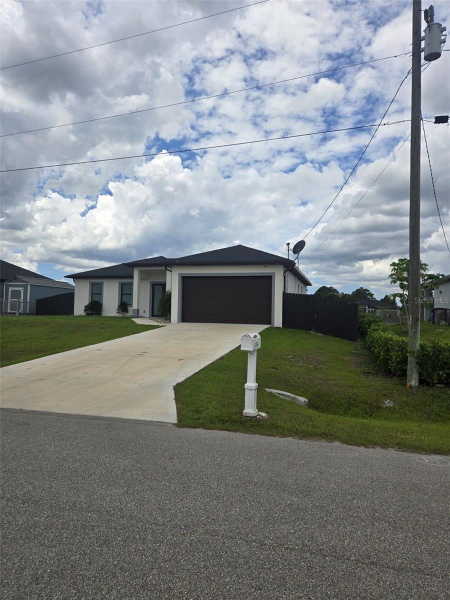 1156 HELEN AVE S, LEHIGH ACRES, FL, 33974