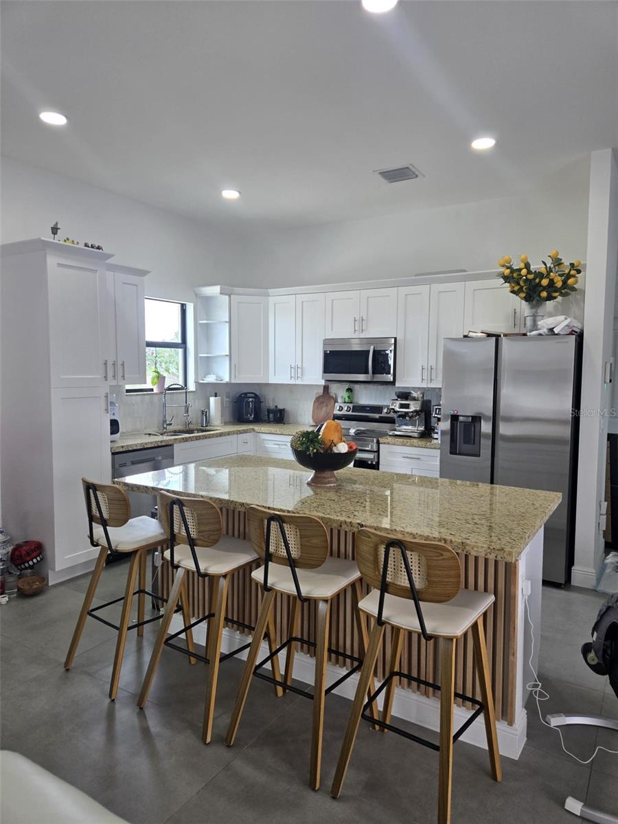 1156 HELEN AVE S, LEHIGH ACRES, FL, 33974