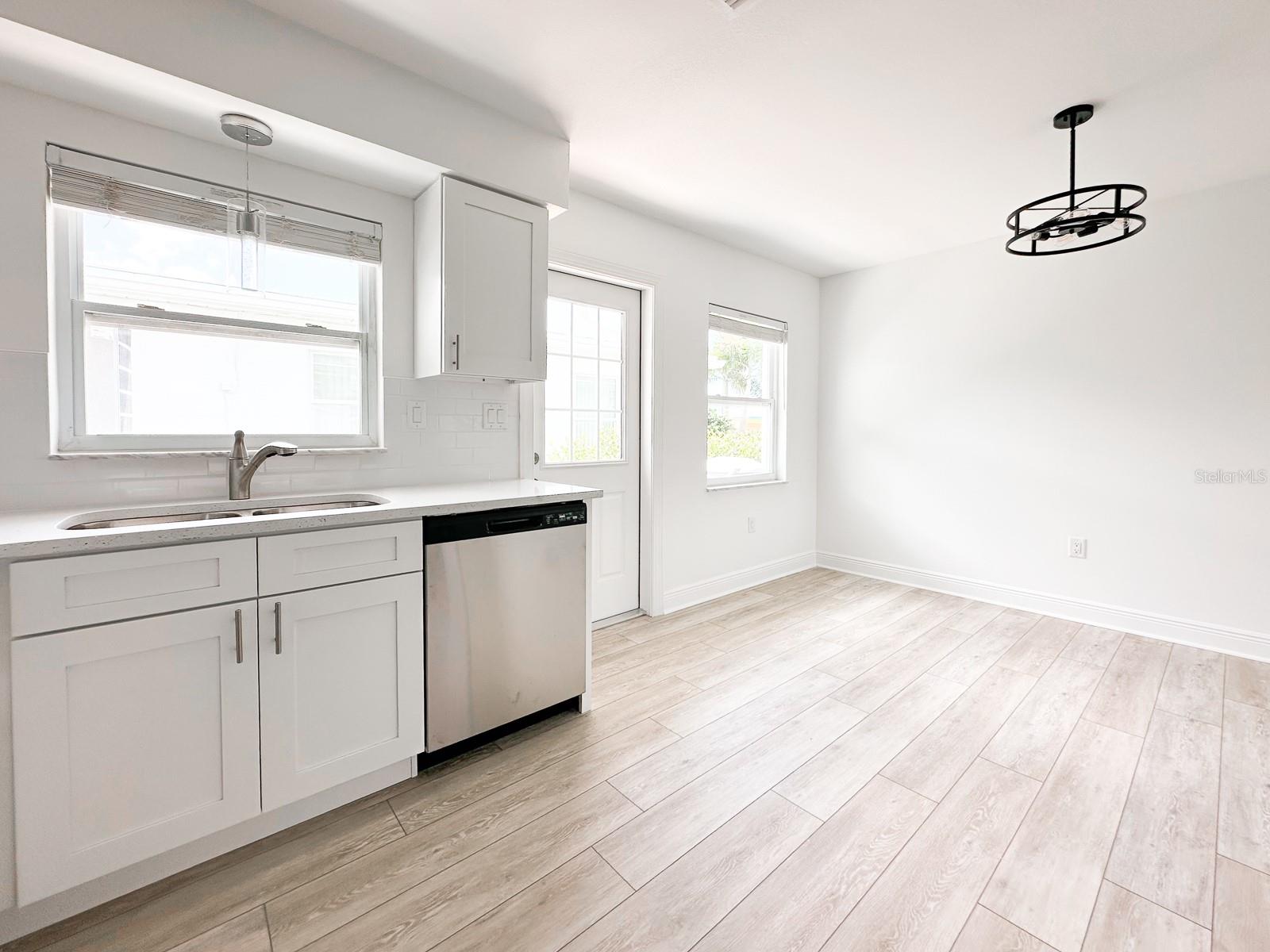 11295 1ST ST E, TREASURE ISLAND, FL, 33706