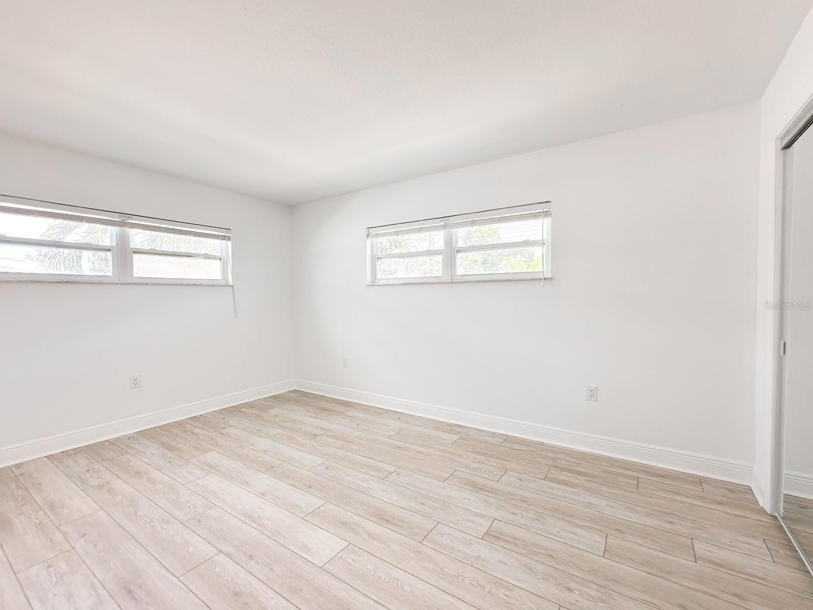 11295 1ST ST E, TREASURE ISLAND, FL, 33706