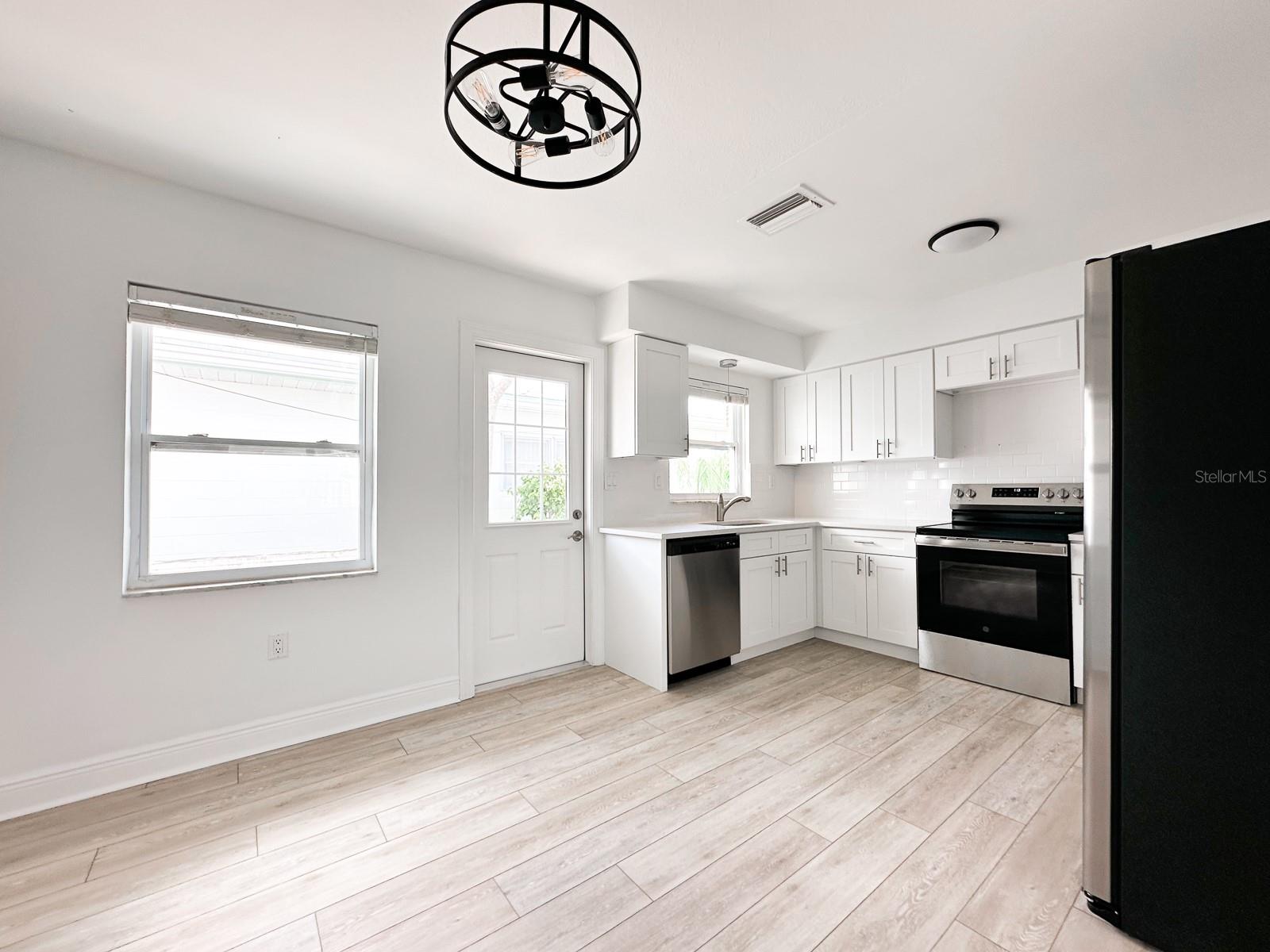 11295 1ST ST E, TREASURE ISLAND, FL, 33706