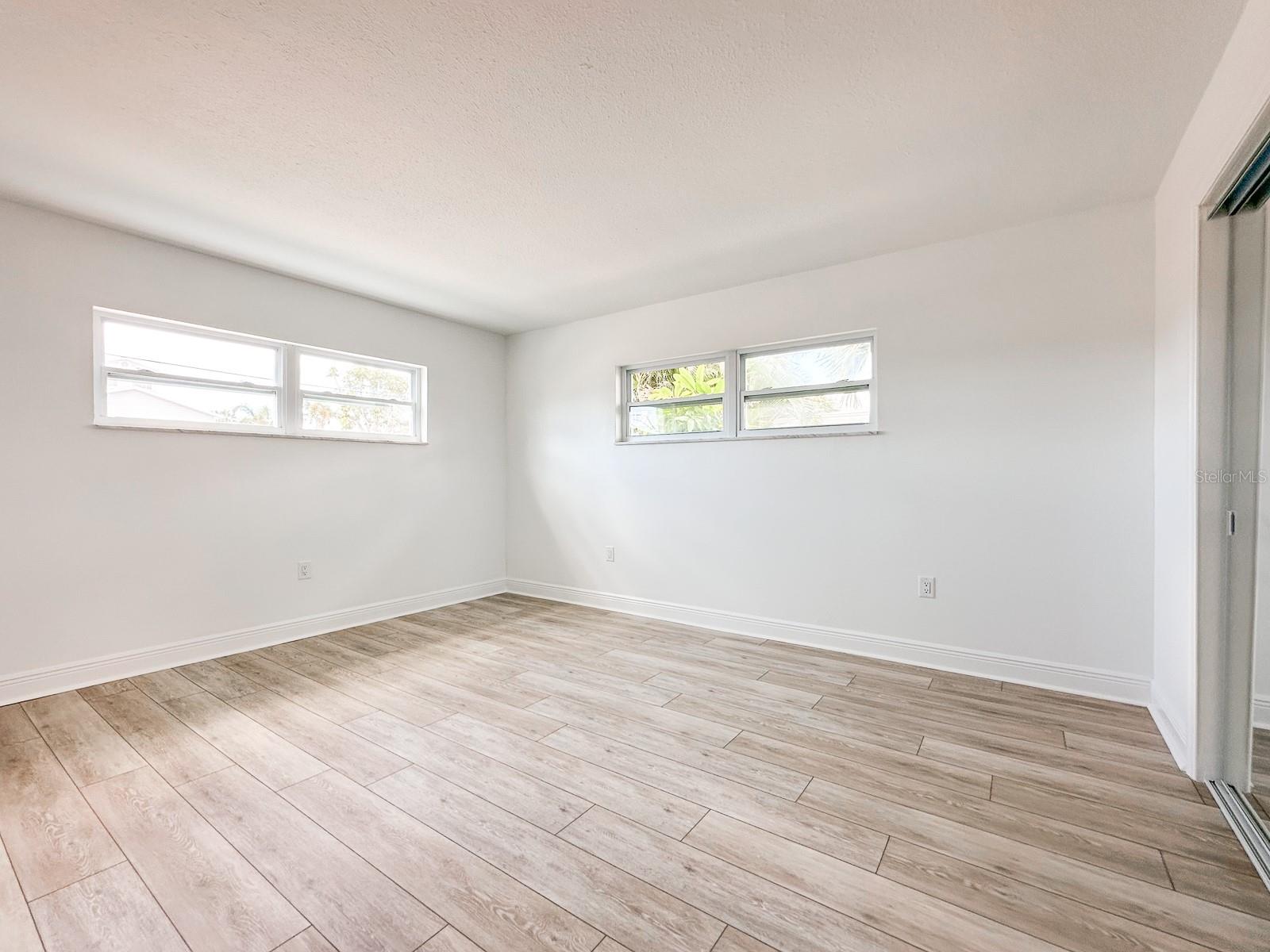 11295 1ST ST E, TREASURE ISLAND, FL, 33706