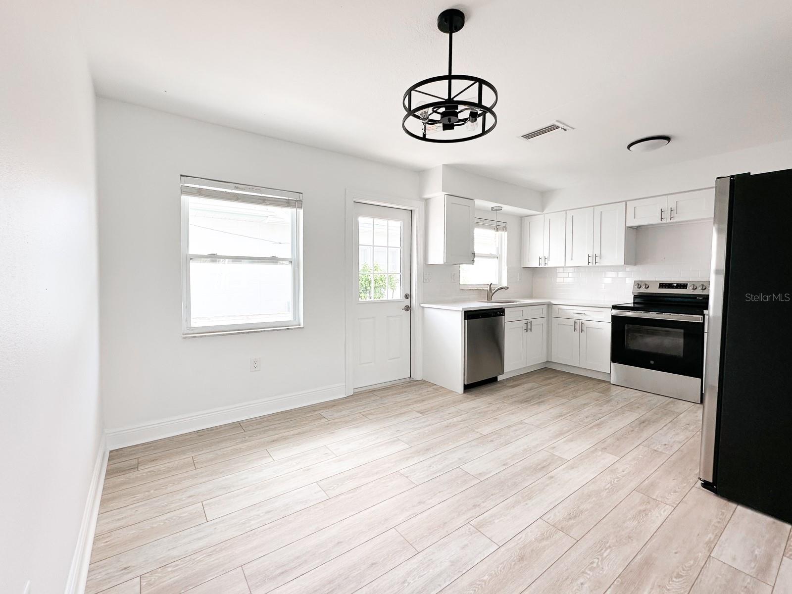 11295 1ST ST E, TREASURE ISLAND, FL, 33706