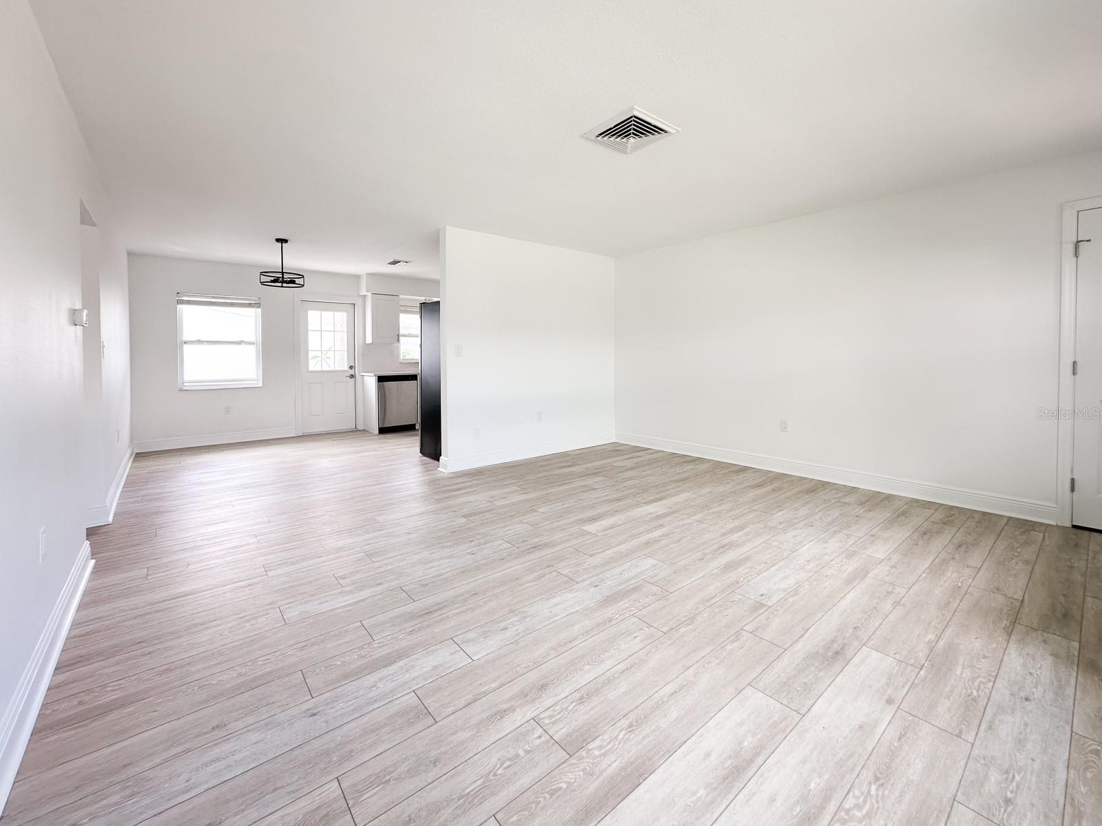 11295 1ST ST E, TREASURE ISLAND, FL, 33706