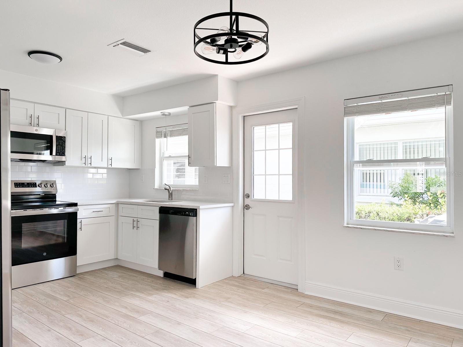 11295 1ST ST E, TREASURE ISLAND, FL, 33706