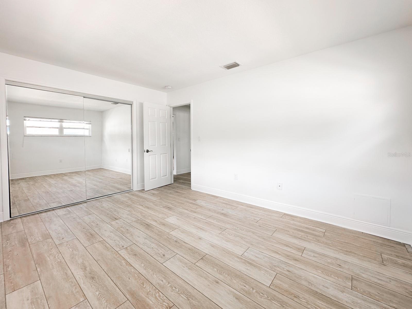 11295 1ST ST E, TREASURE ISLAND, FL, 33706