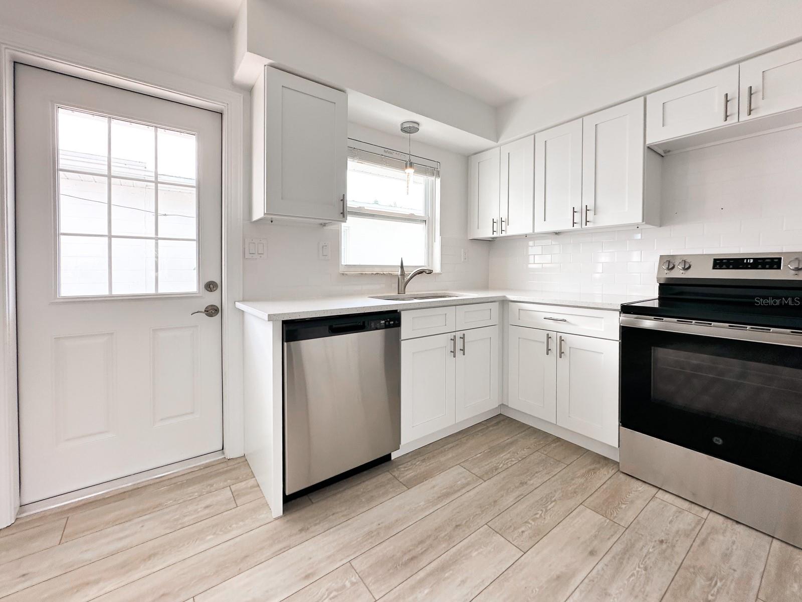 11295 1ST ST E, TREASURE ISLAND, FL, 33706