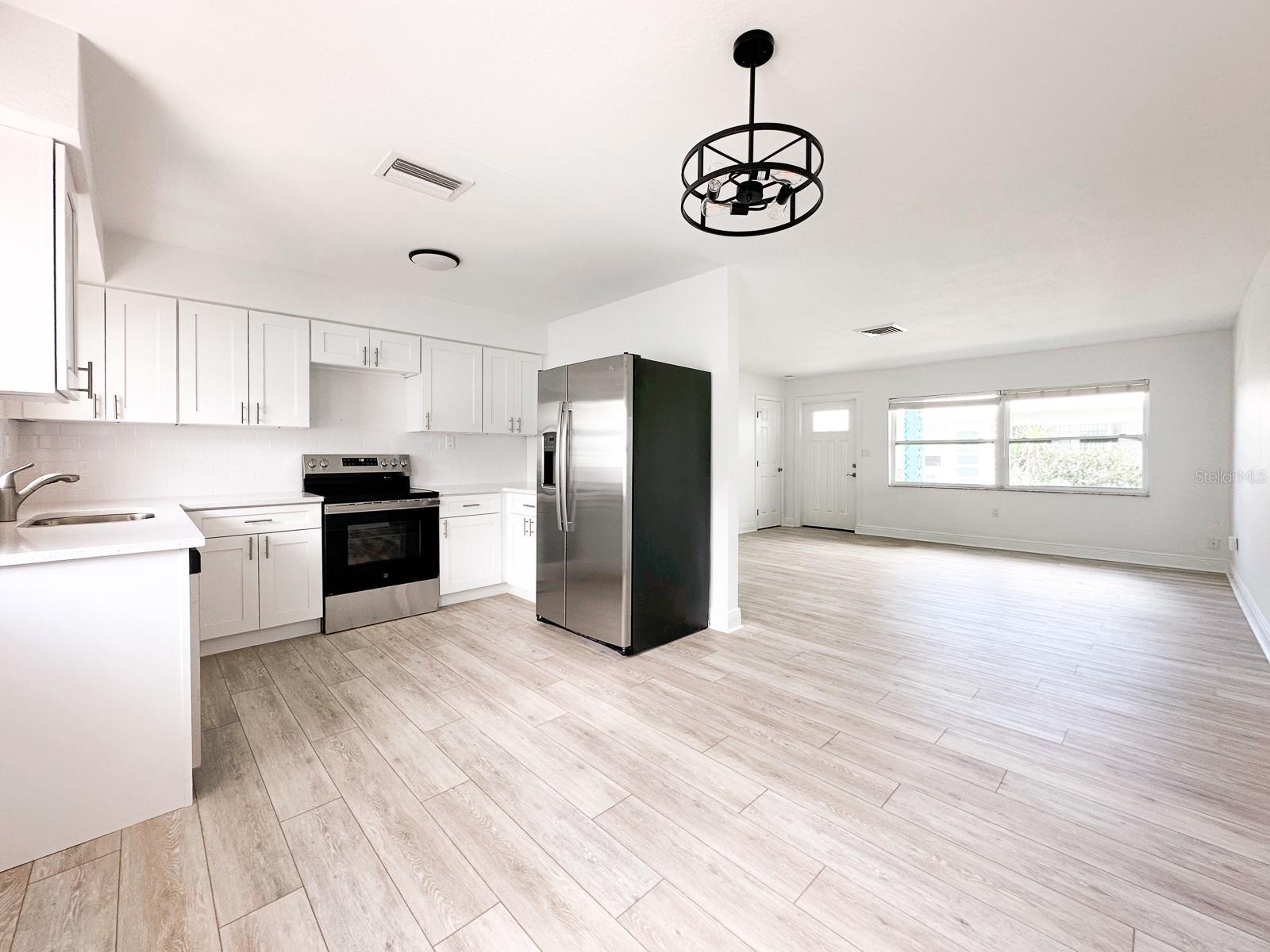 11295 1ST ST E, TREASURE ISLAND, FL, 33706