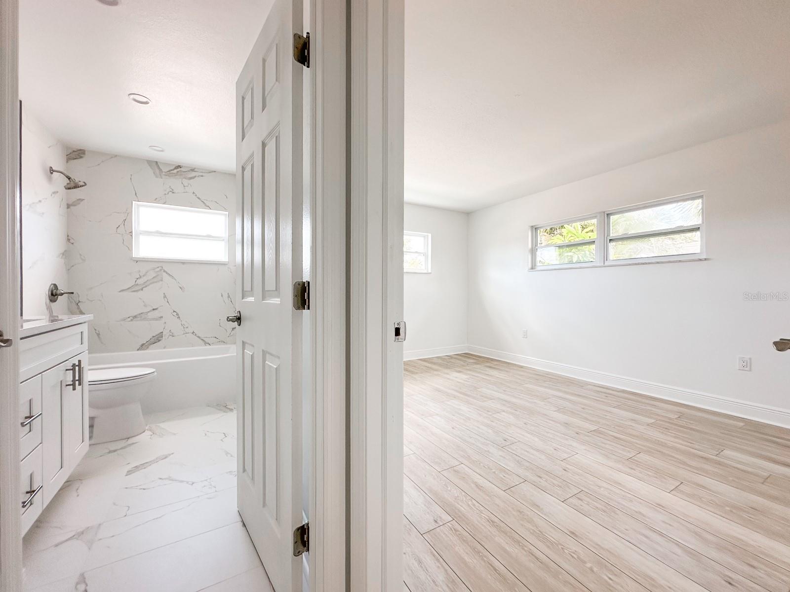 11295 1ST ST E, TREASURE ISLAND, FL, 33706