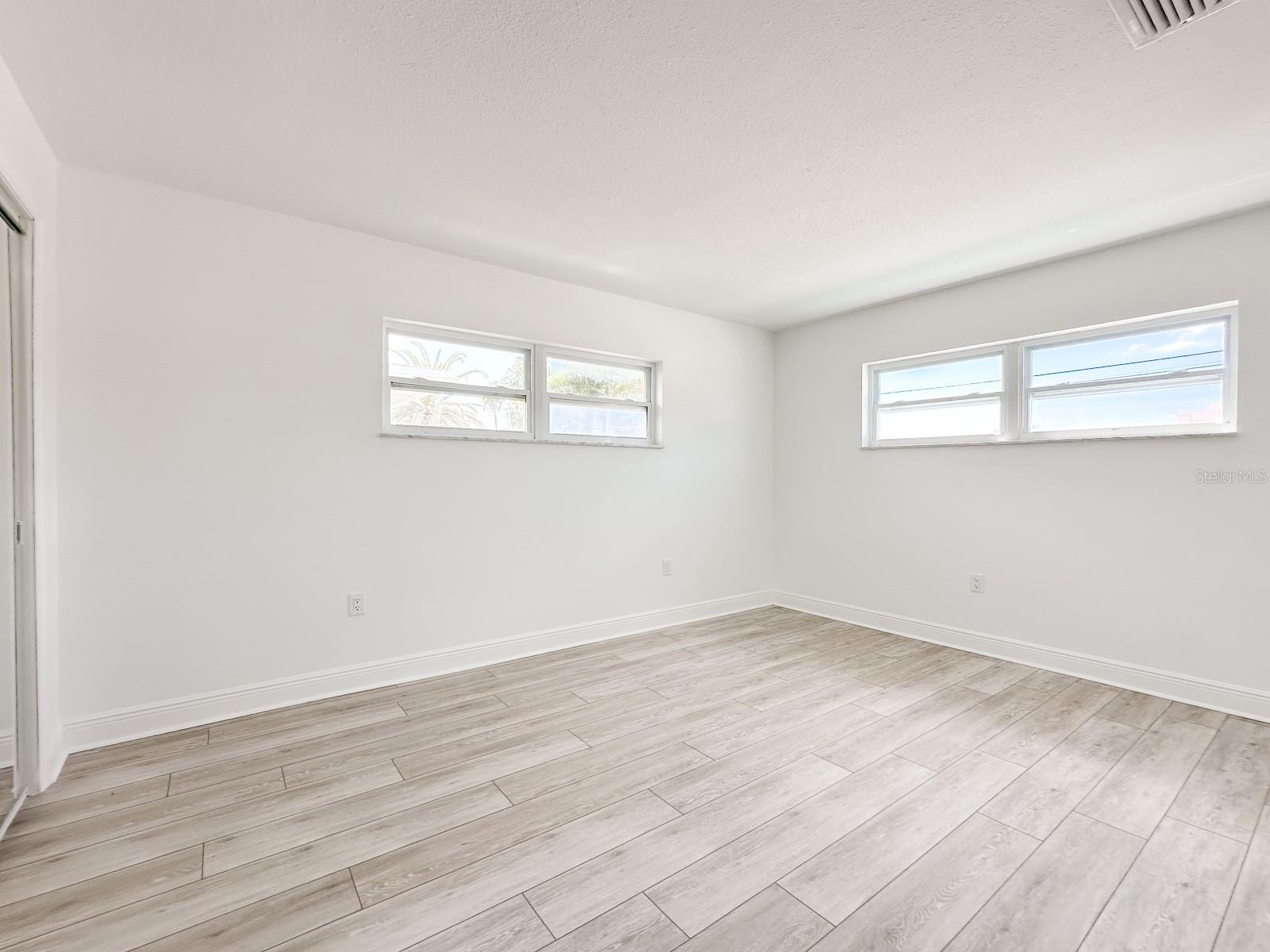 11295 1ST ST E, TREASURE ISLAND, FL, 33706