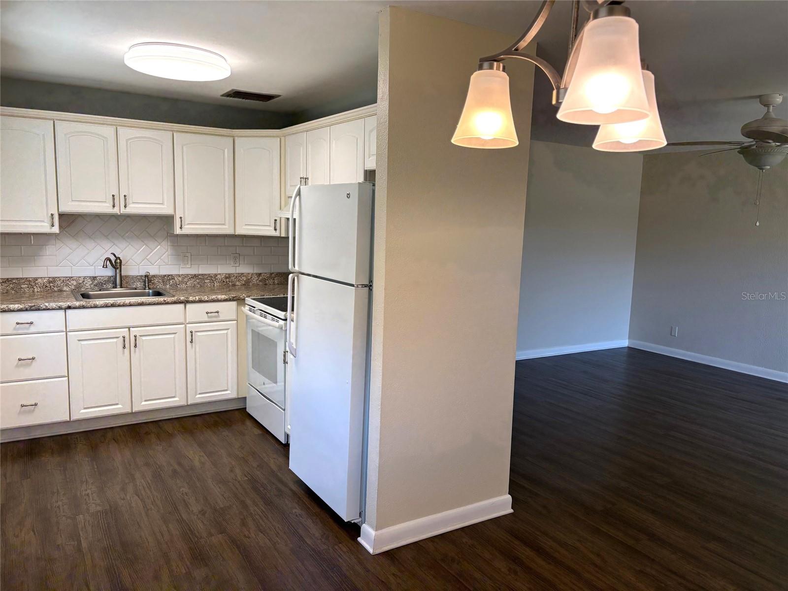 2202 CLUBHOUSE DR #185, SUN CITY CENTER, FL, 33573