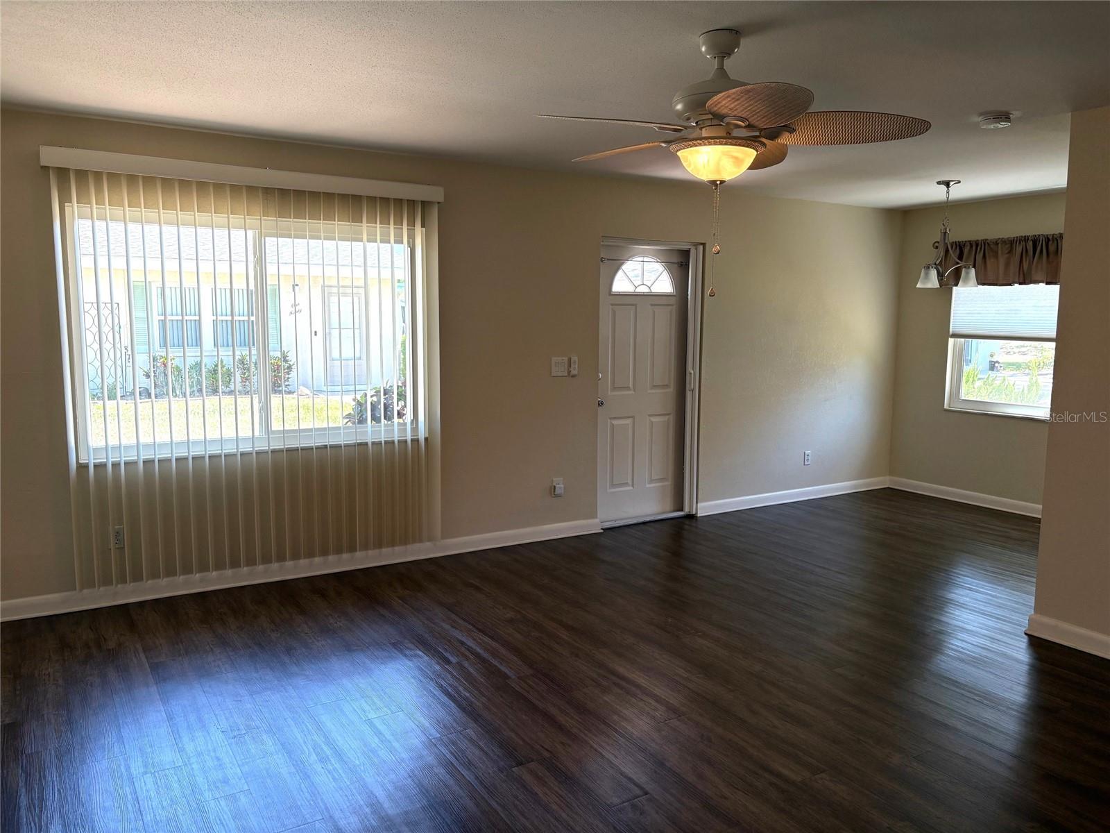 2202 CLUBHOUSE DR #185, SUN CITY CENTER, FL, 33573