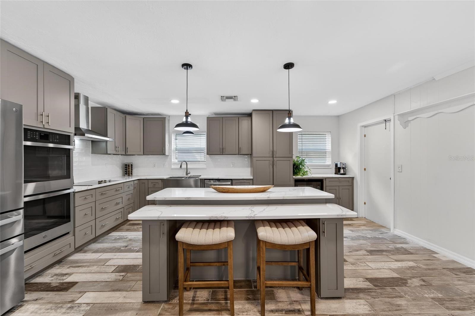 2842 61ST LN N, ST PETERSBURG, FL, 33710