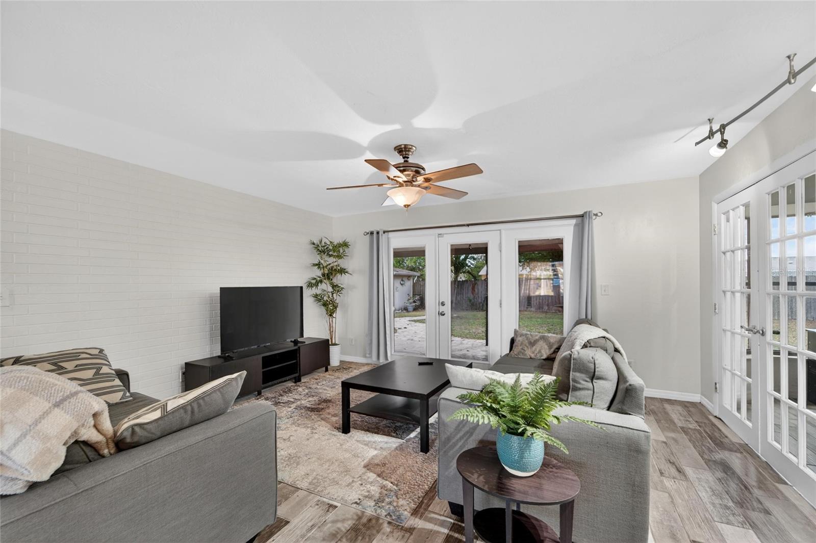 2842 61ST LN N, ST PETERSBURG, FL, 33710