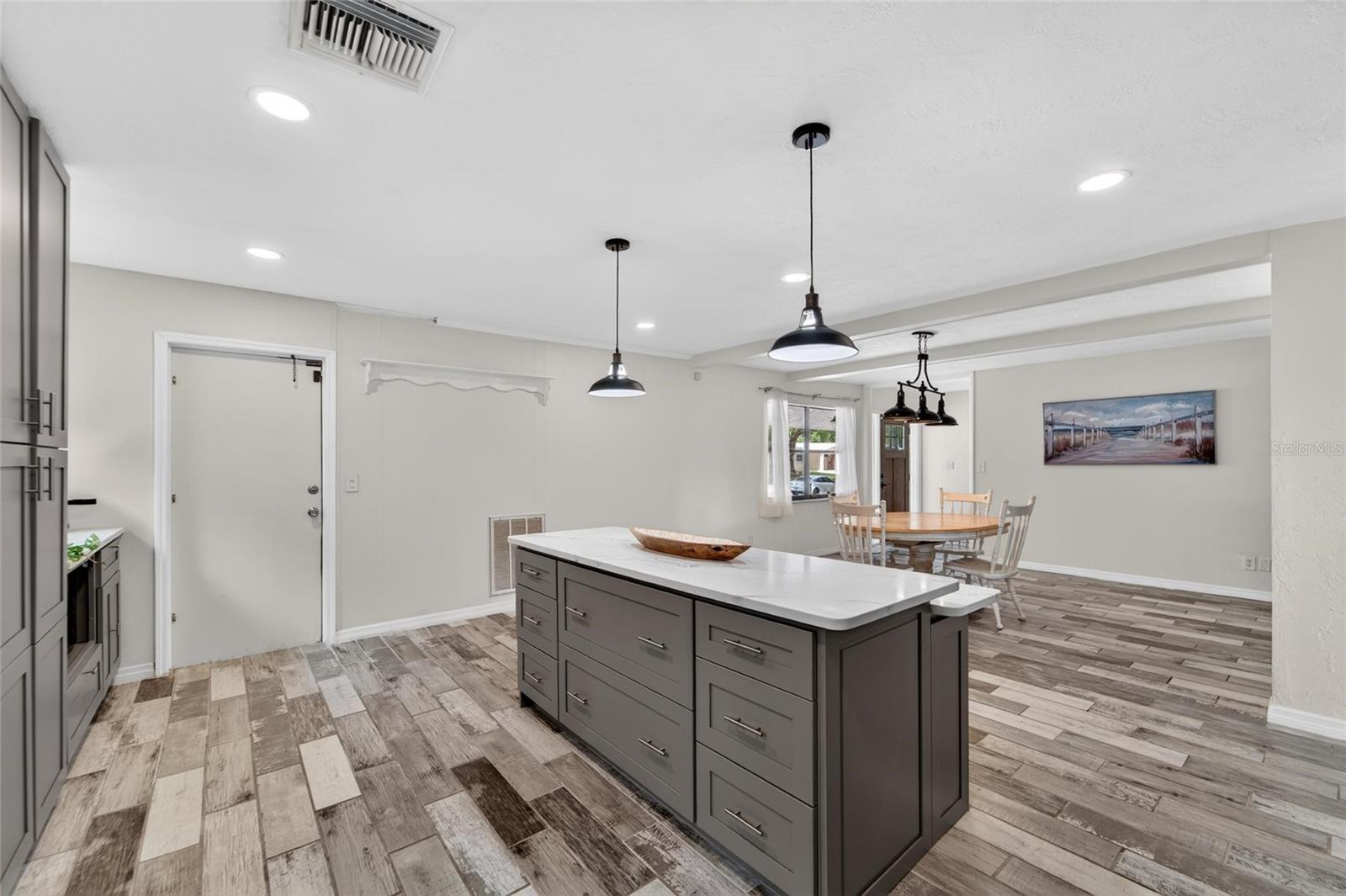 2842 61ST LN N, ST PETERSBURG, FL, 33710