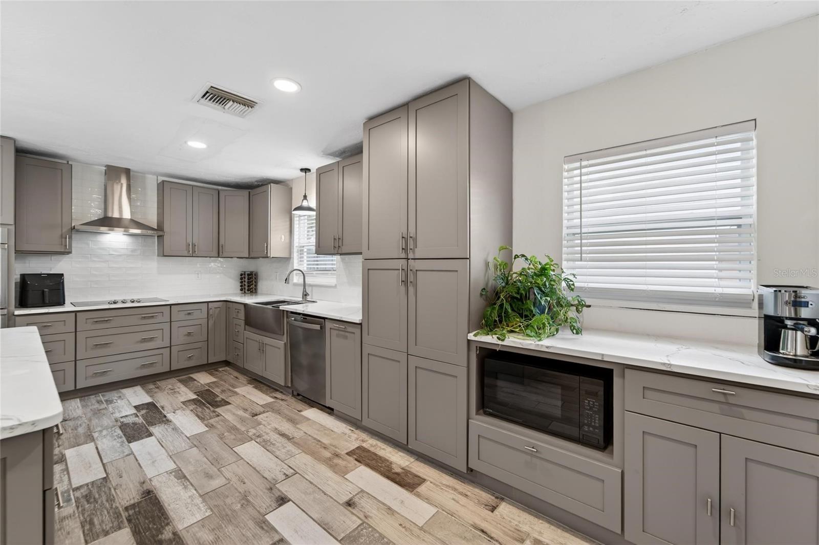 2842 61ST LN N, ST PETERSBURG, FL, 33710