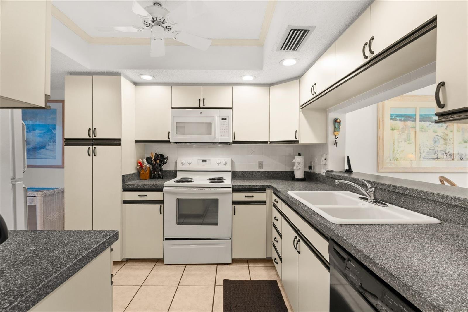 6503 STONE RIVER RD #204, BRADENTON, FL, 34203