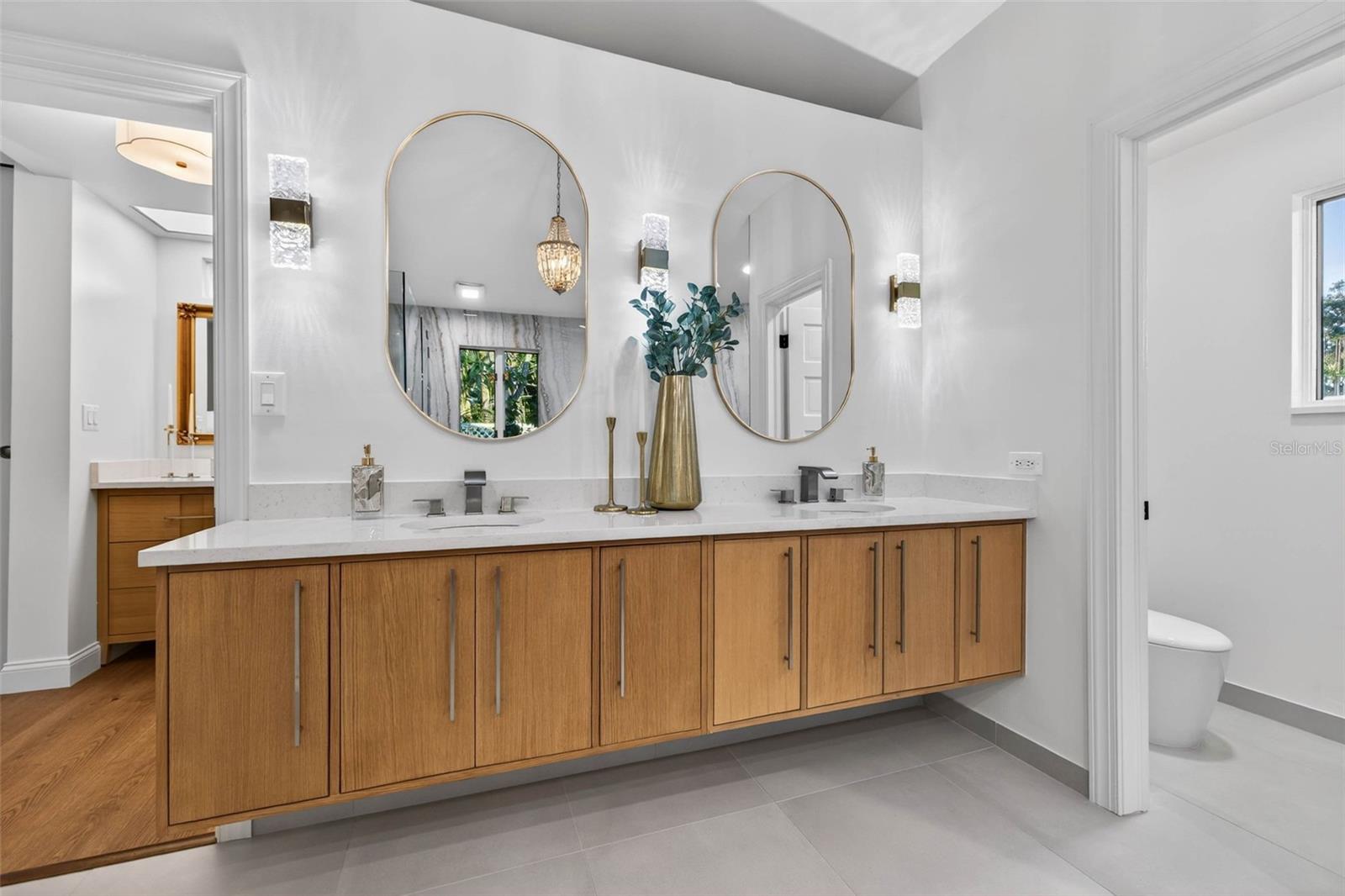 1222 BRIGHTWATERS BLVD NE, ST PETERSBURG, FL, 33704