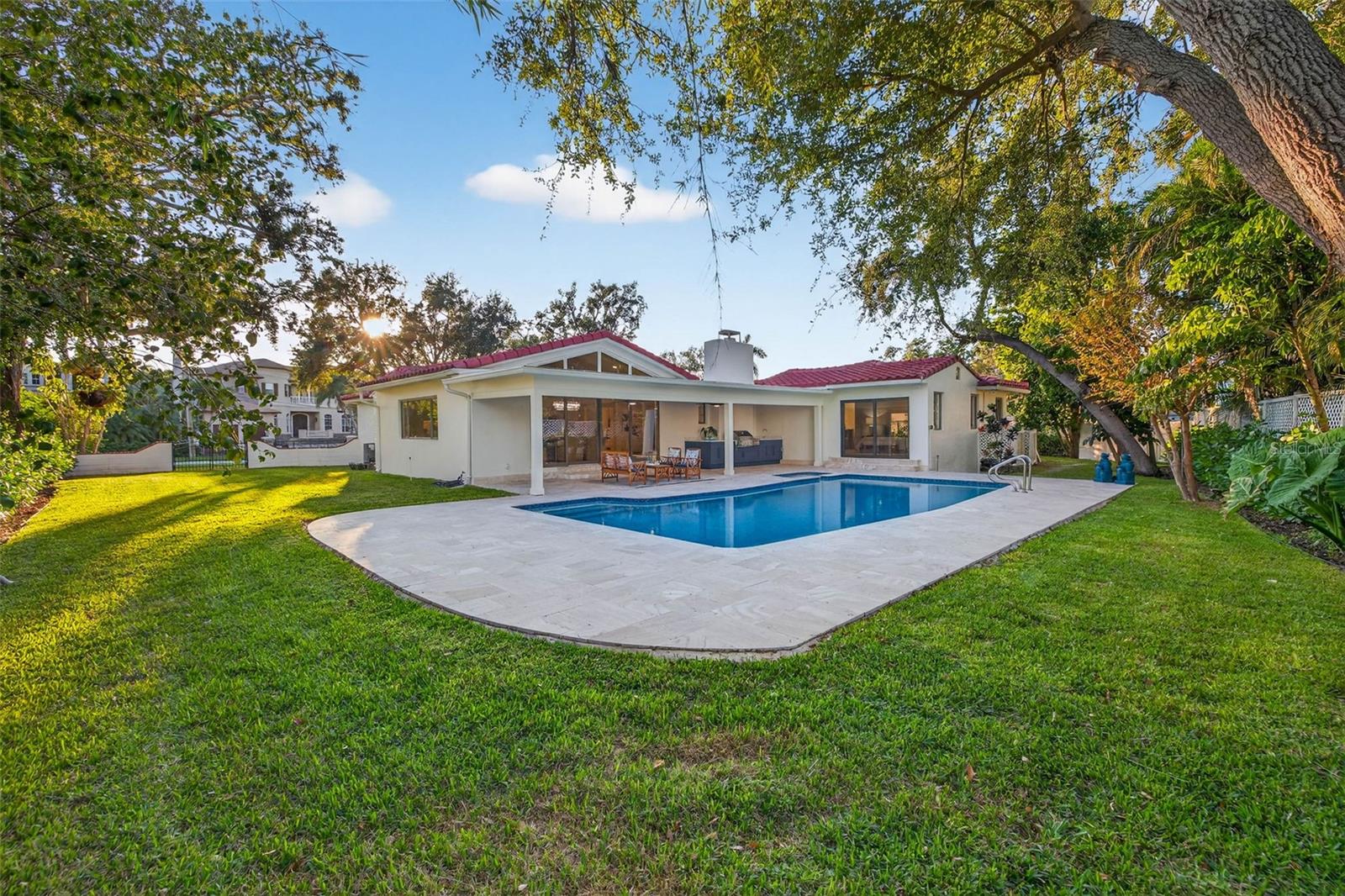 1222 BRIGHTWATERS BLVD NE, ST PETERSBURG, FL, 33704