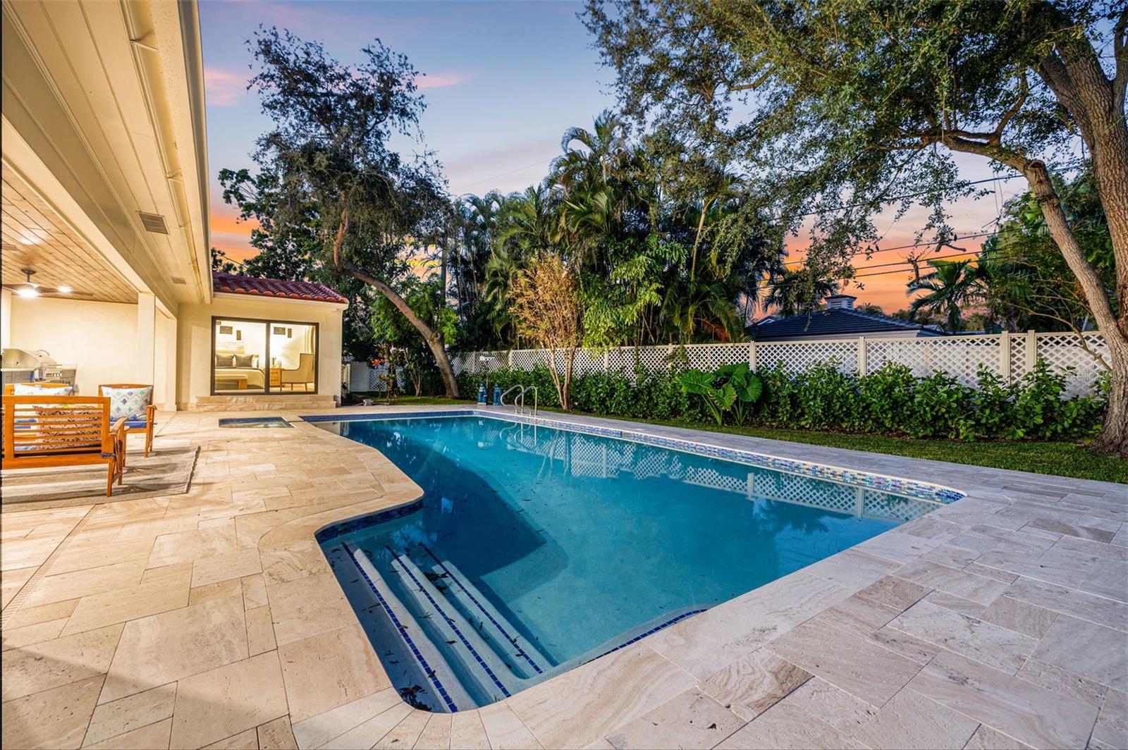 1222 BRIGHTWATERS BLVD NE, ST PETERSBURG, FL, 33704