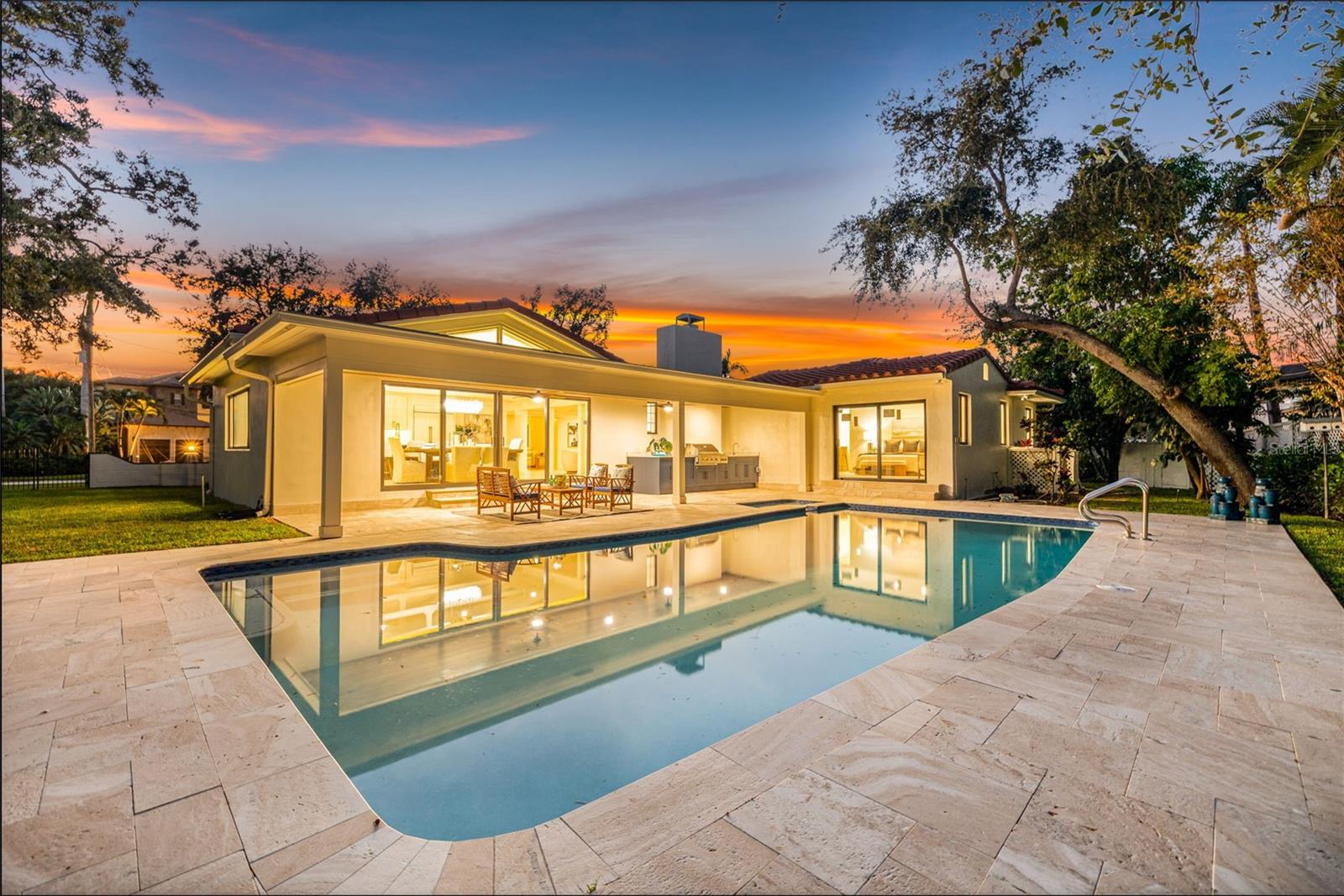 1222 BRIGHTWATERS BLVD NE, ST PETERSBURG, FL, 33704