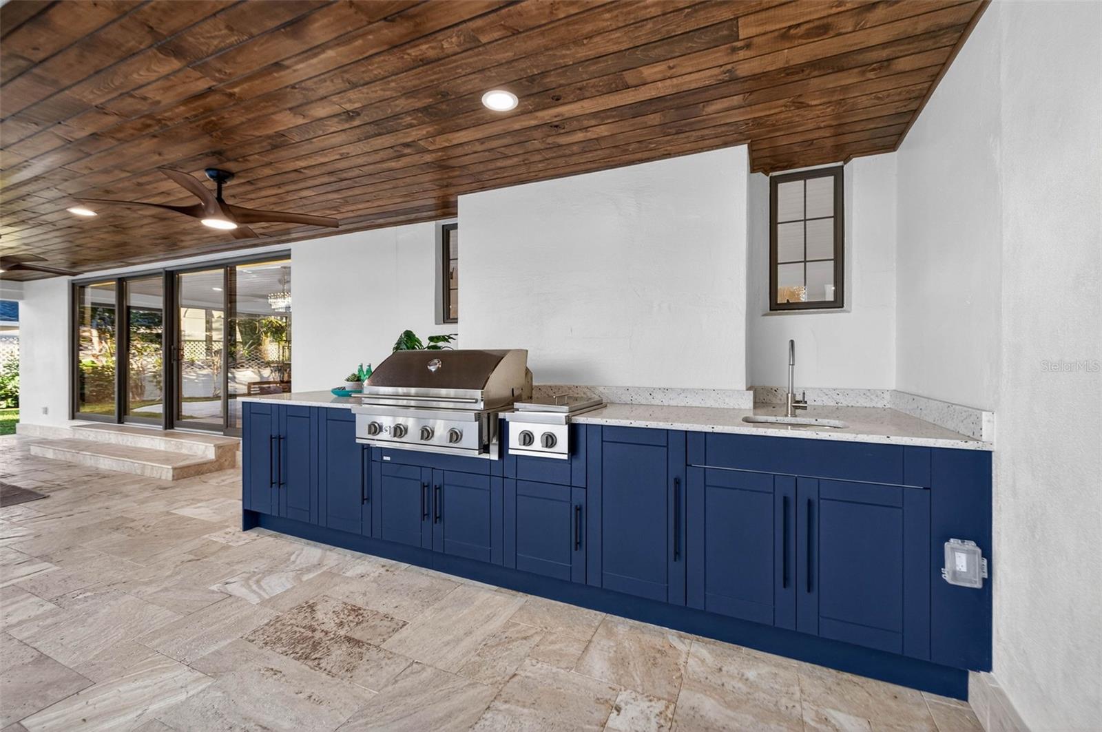 1222 BRIGHTWATERS BLVD NE, ST PETERSBURG, FL, 33704