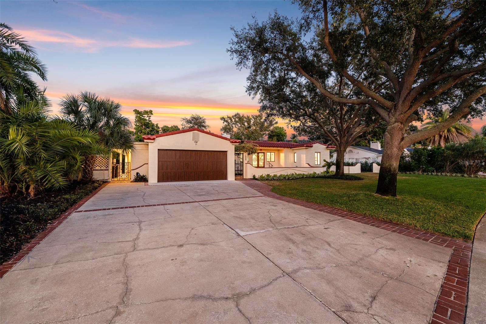 1222 BRIGHTWATERS BLVD NE, ST PETERSBURG, FL, 33704