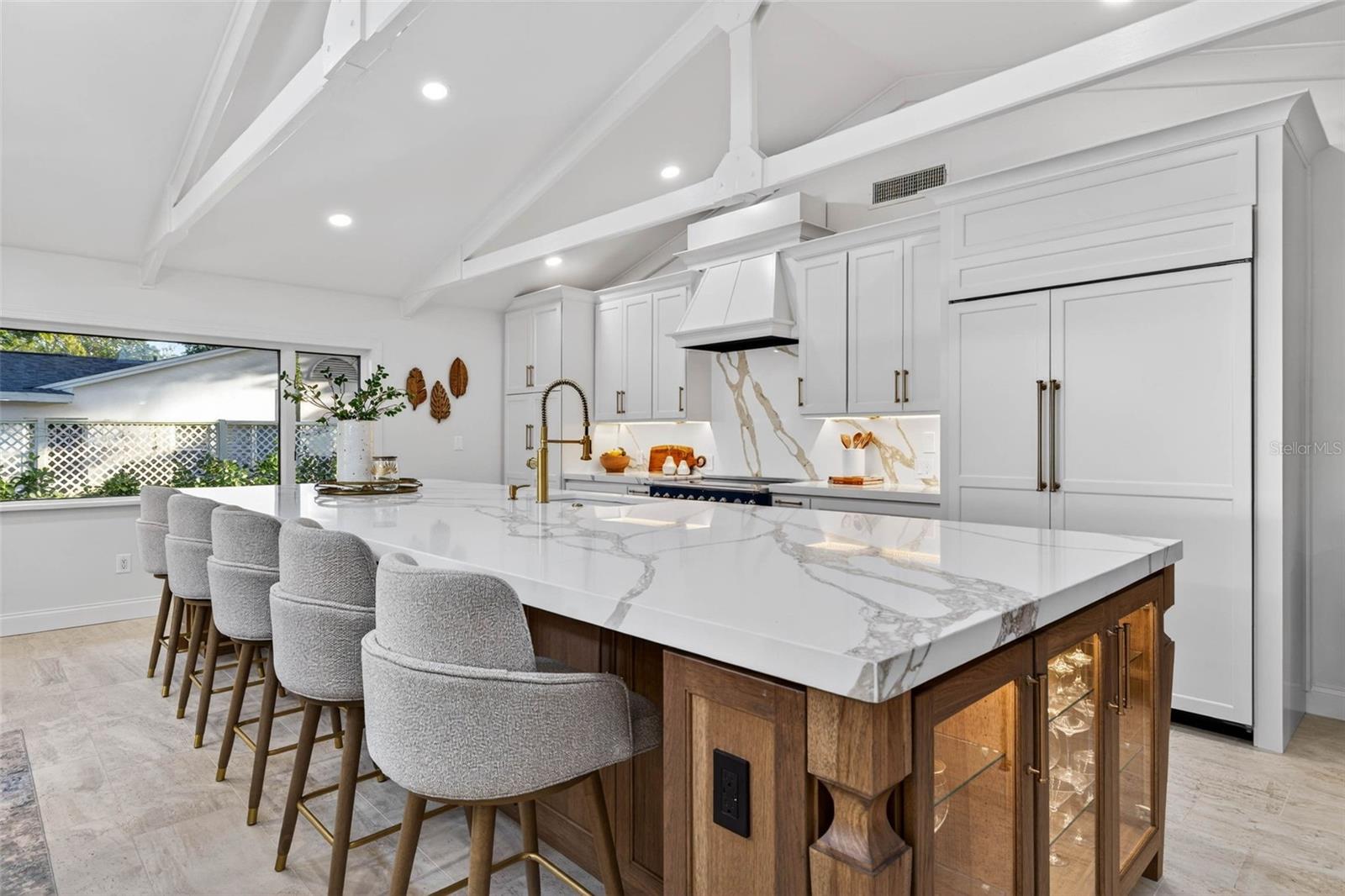 1222 BRIGHTWATERS BLVD NE, ST PETERSBURG, FL, 33704