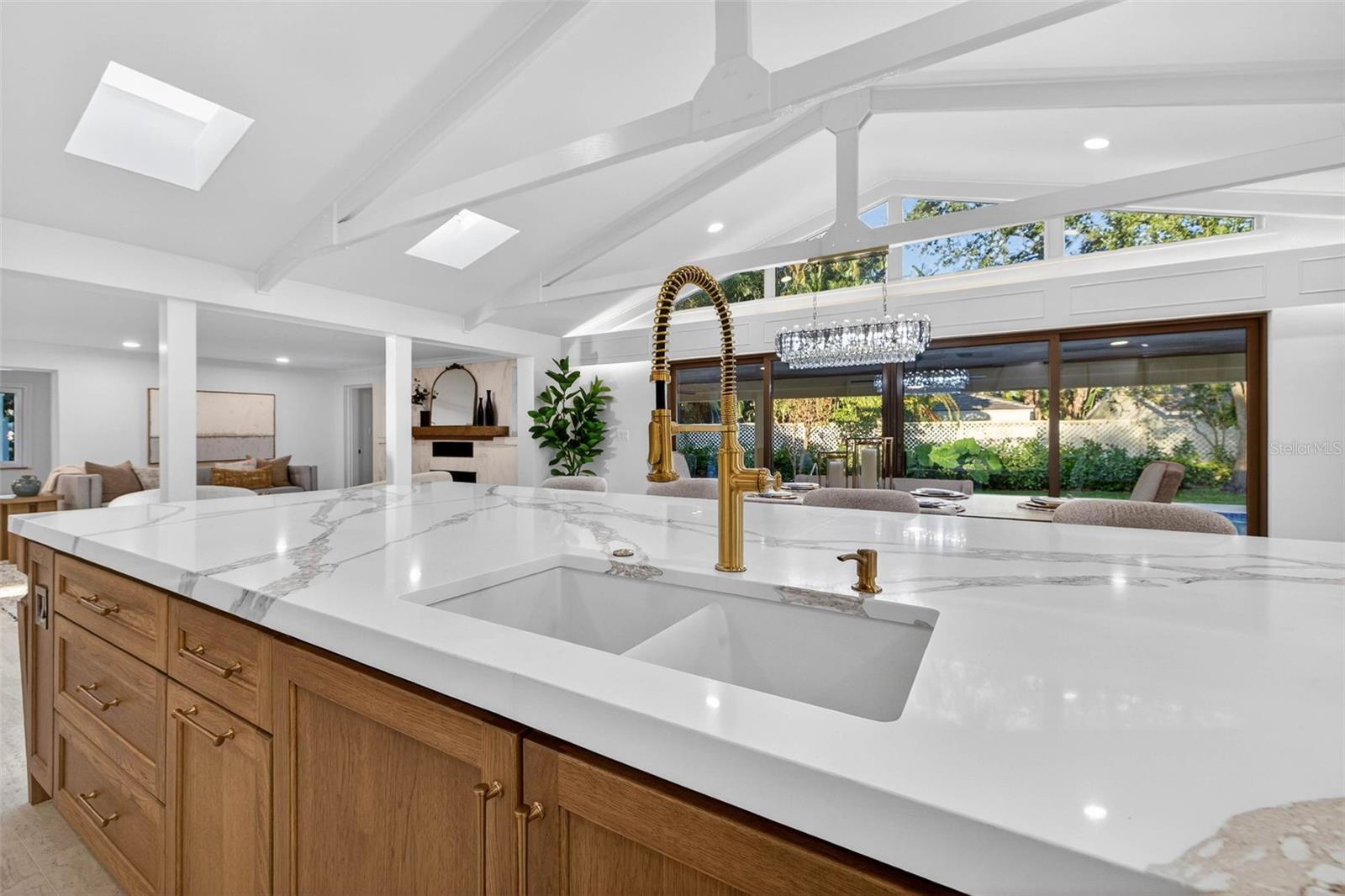 1222 BRIGHTWATERS BLVD NE, ST PETERSBURG, FL, 33704